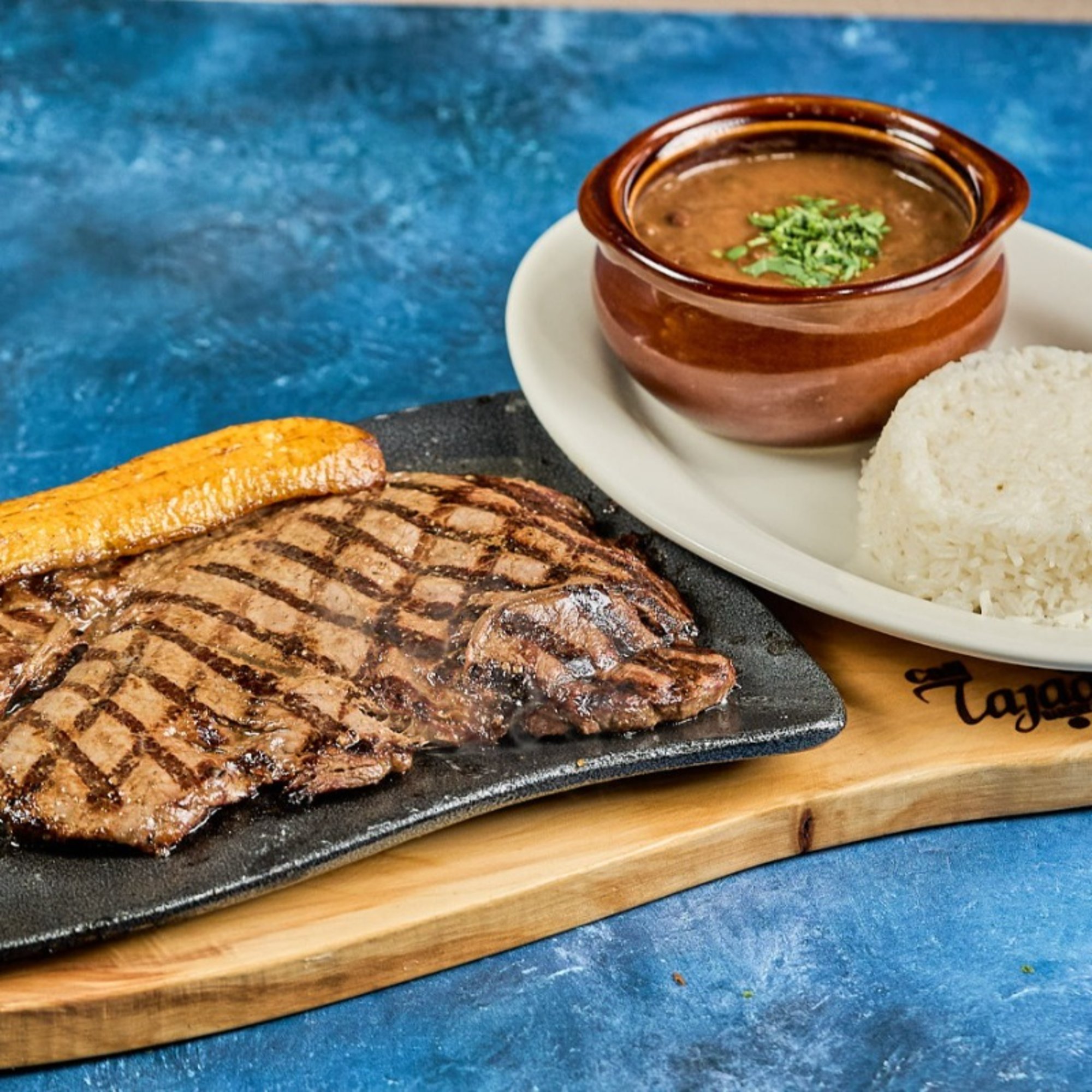 Carne Asada + Acompañante