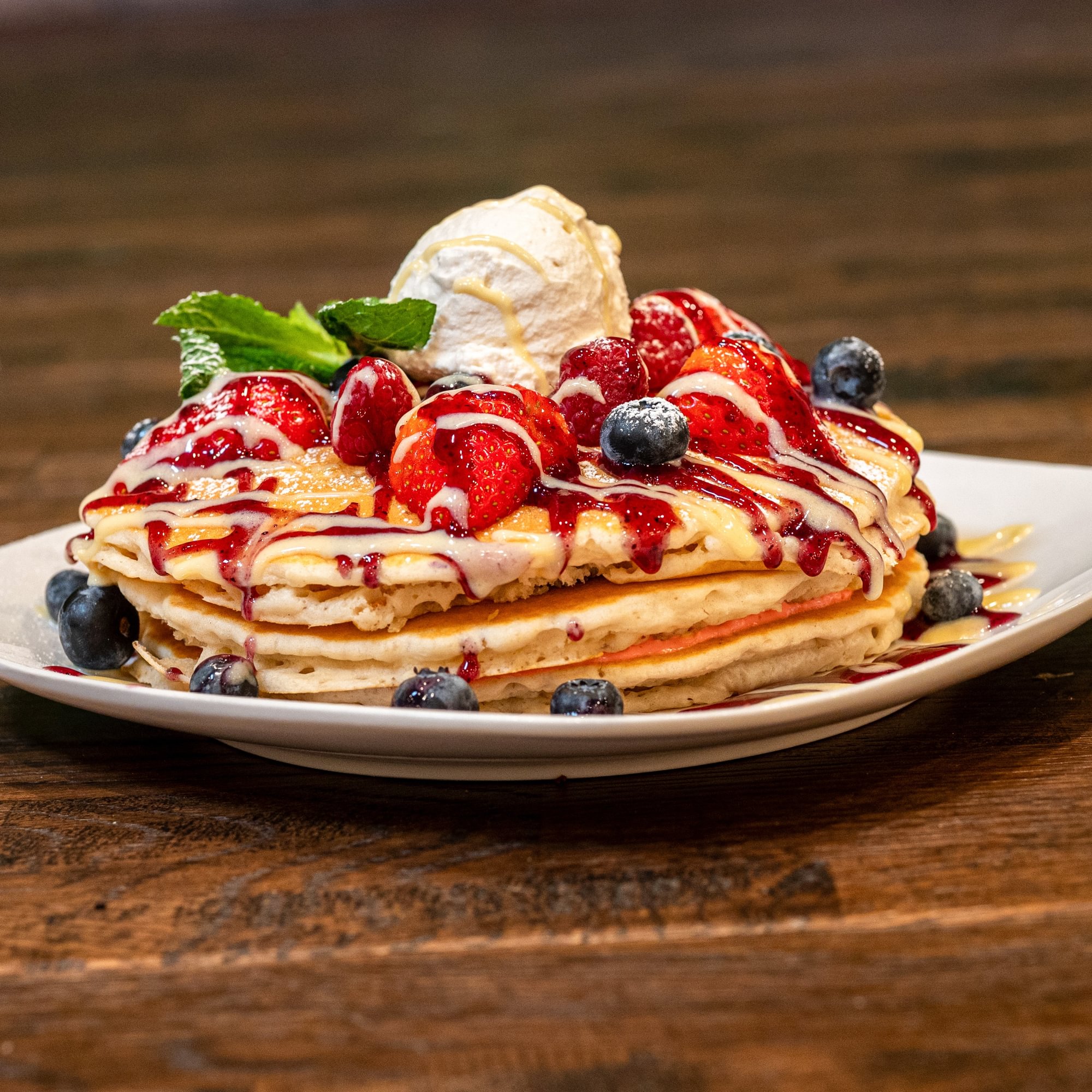 Tripple Berries & Cream Pancakes