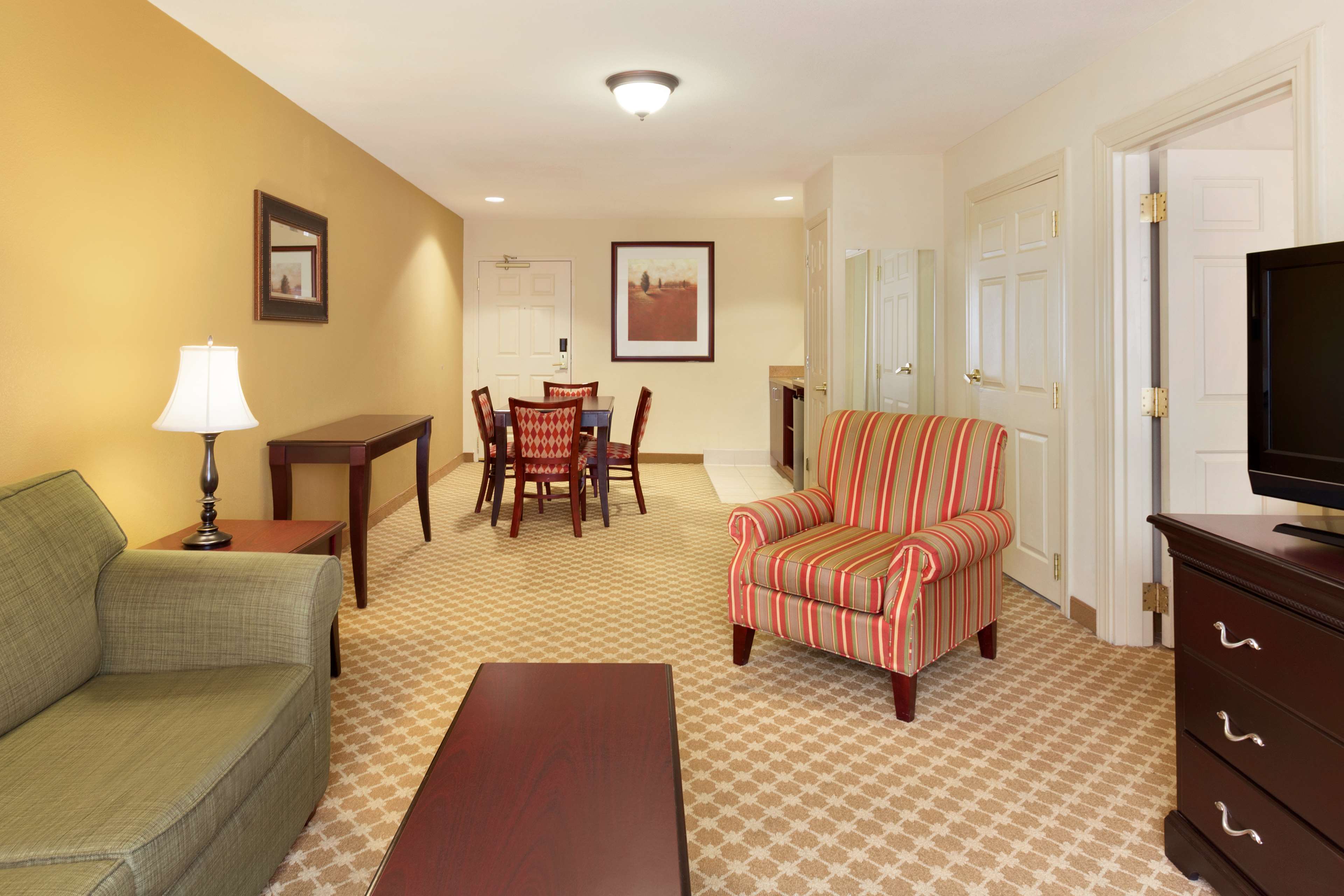 Country Inn & Suites by Radisson, Sumter, SC Photo