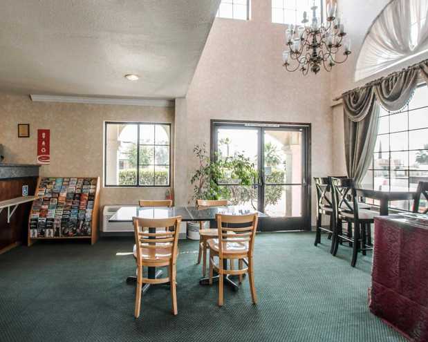 Images Econo Lodge