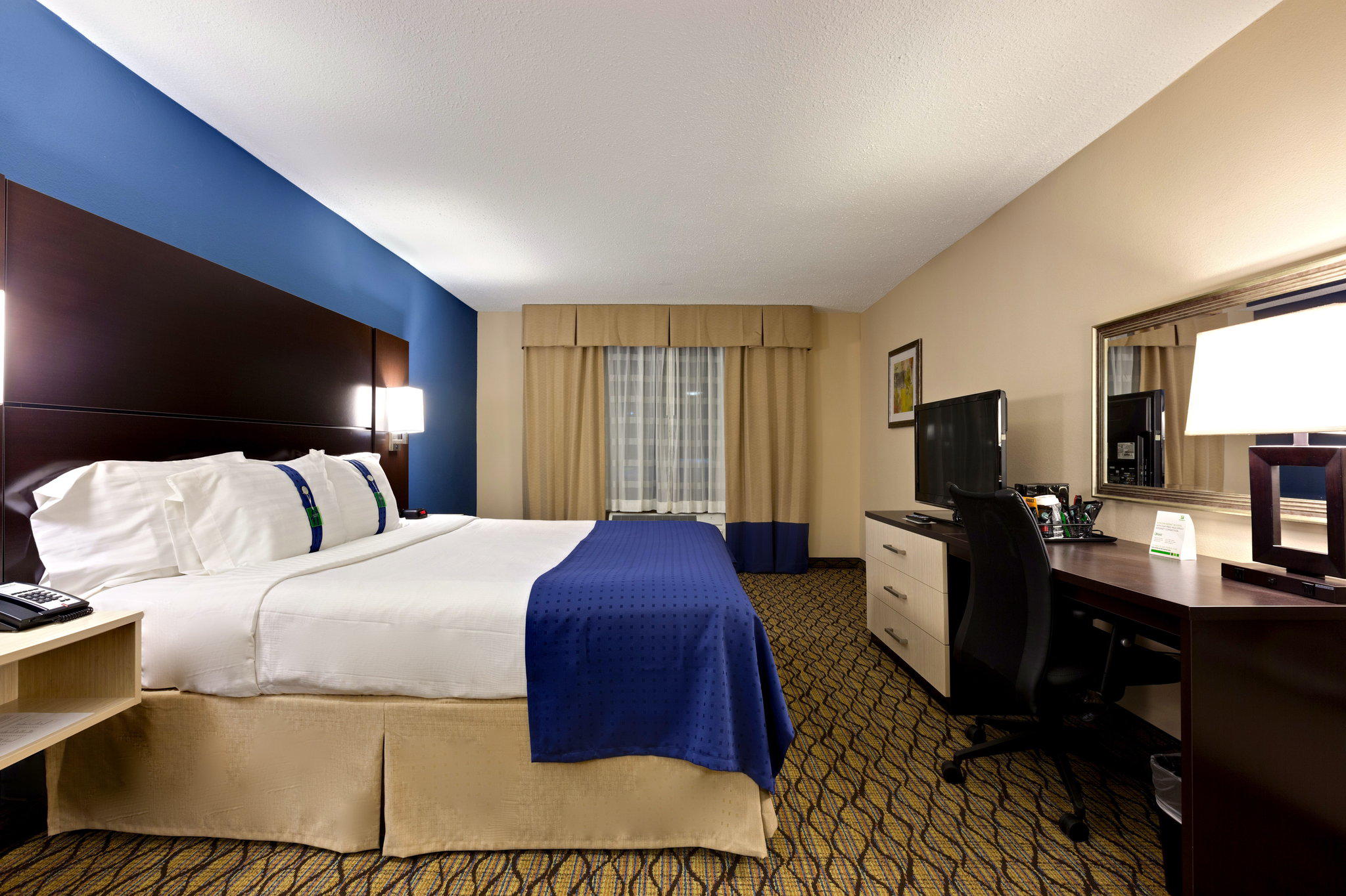 Holiday Inn & Suites Atlanta Airport-North Photo