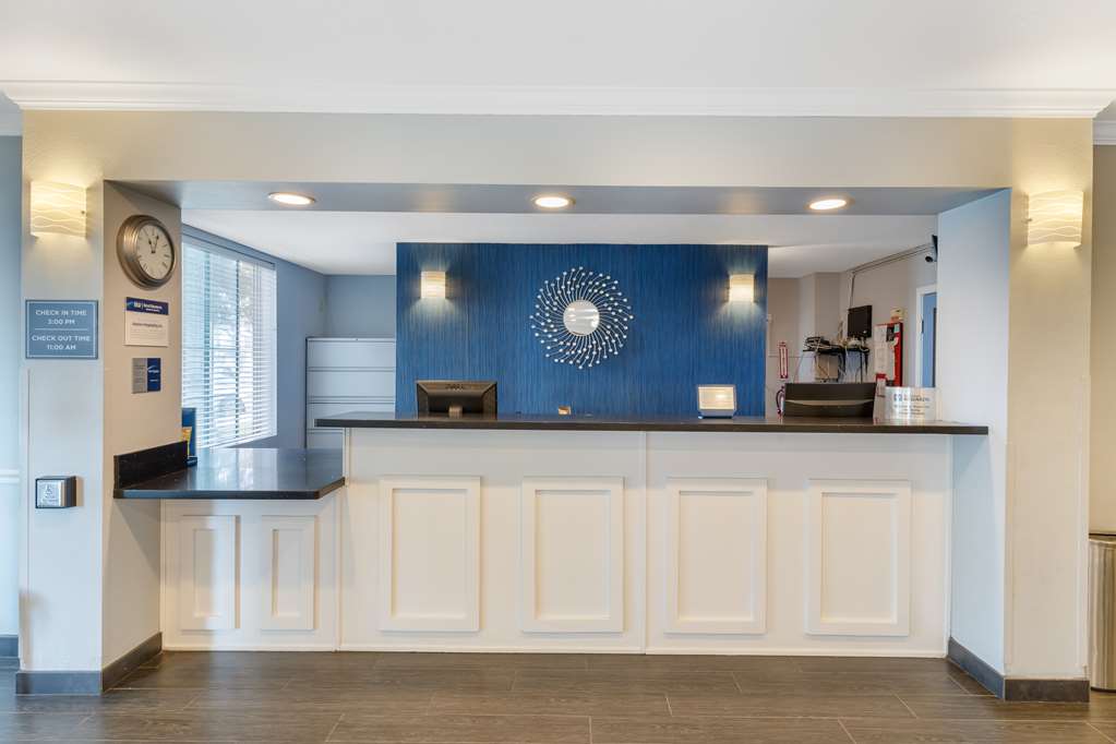 Best Western Visalia Hotel Image