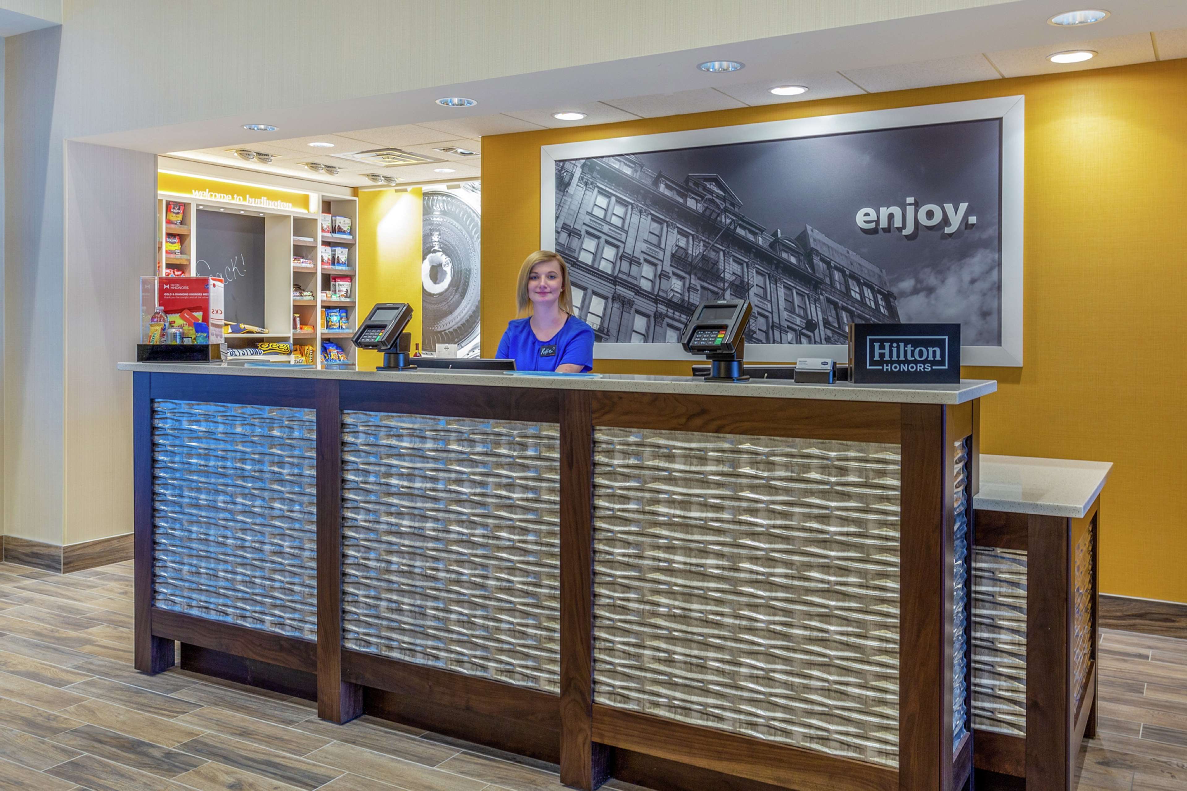 Hampton Inn & Suites Burlington Photo