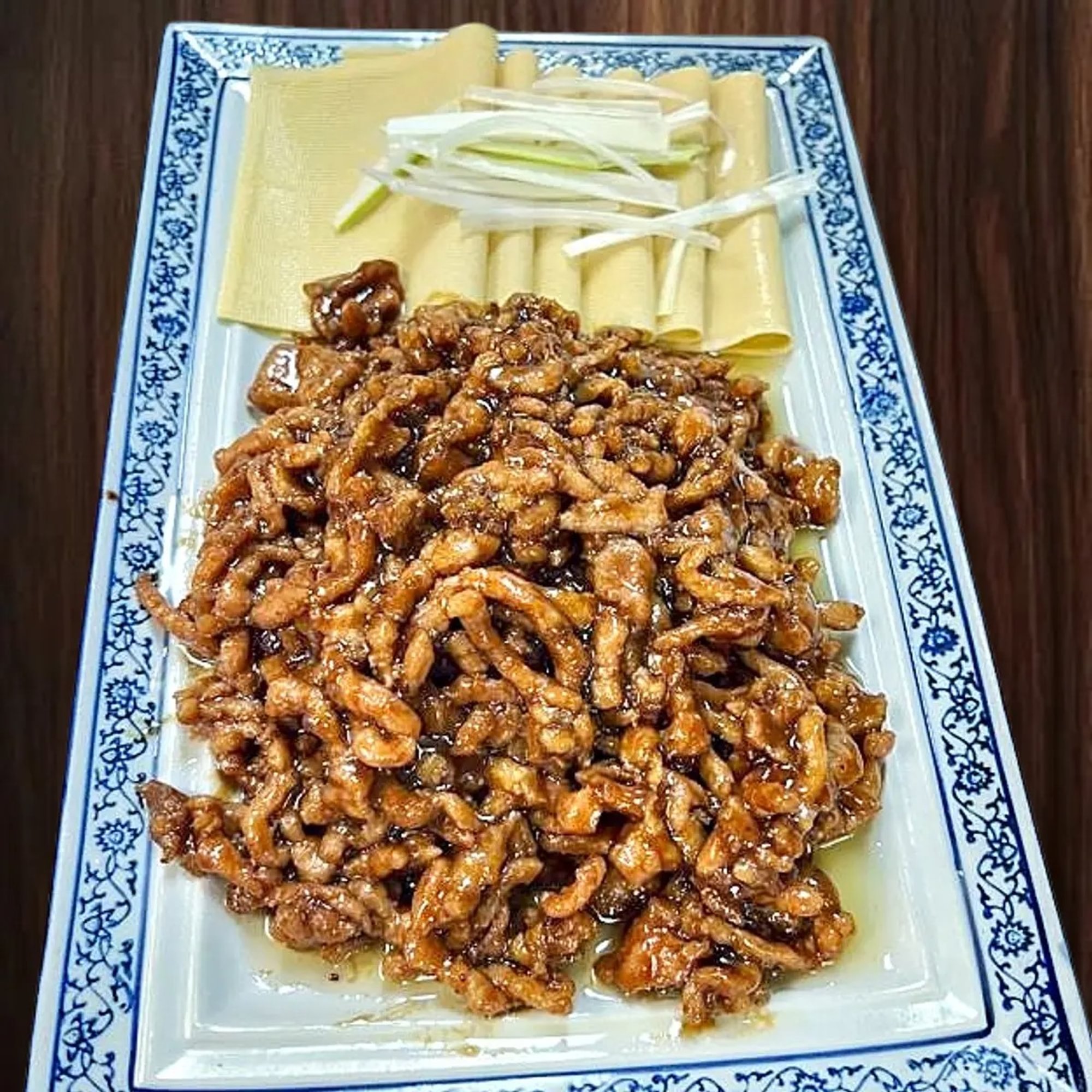 Sautéed Shredded Pork 京酱肉丝