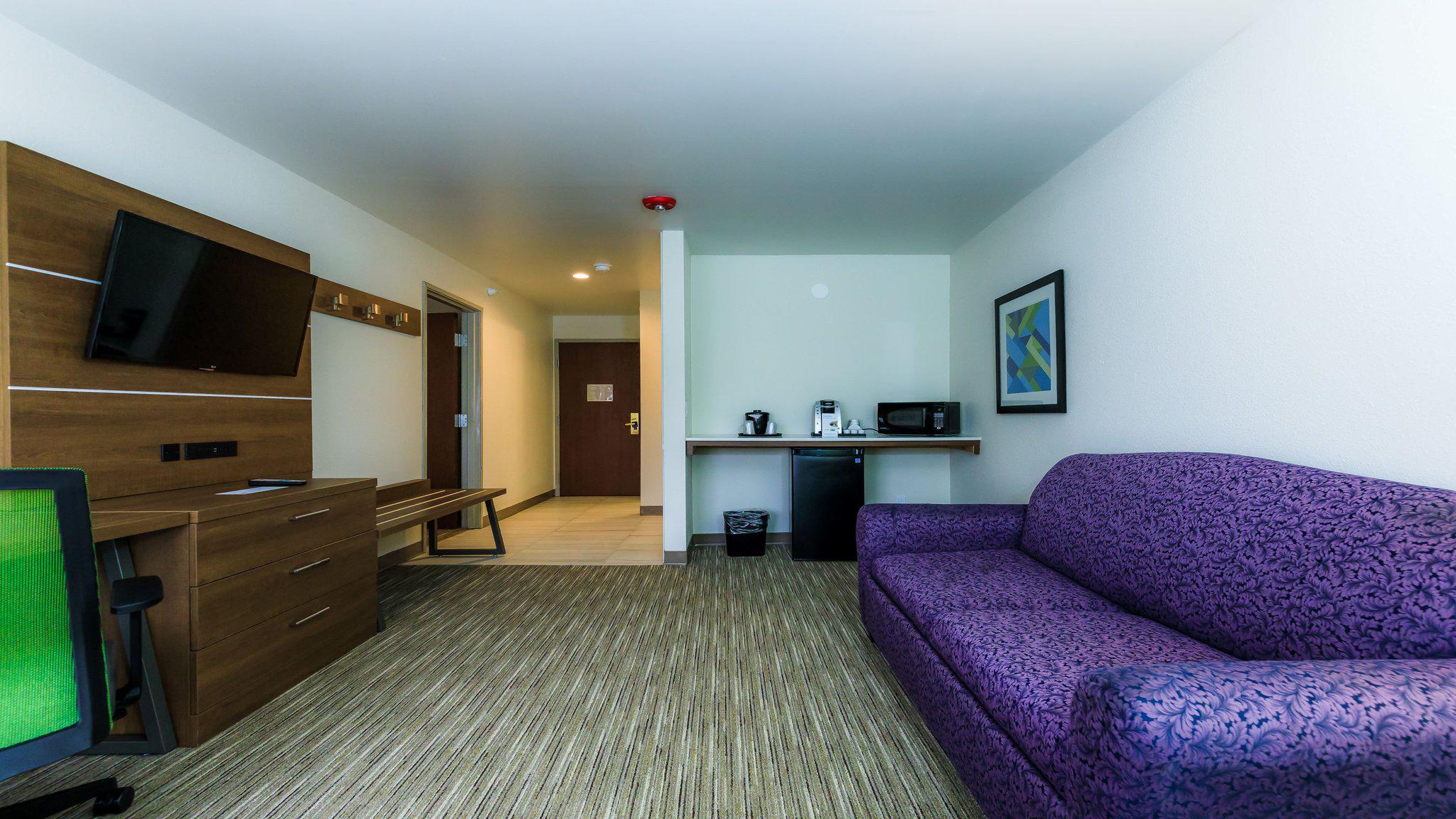 Holiday Inn Express Osage Beach - Lake of the Ozarks Photo