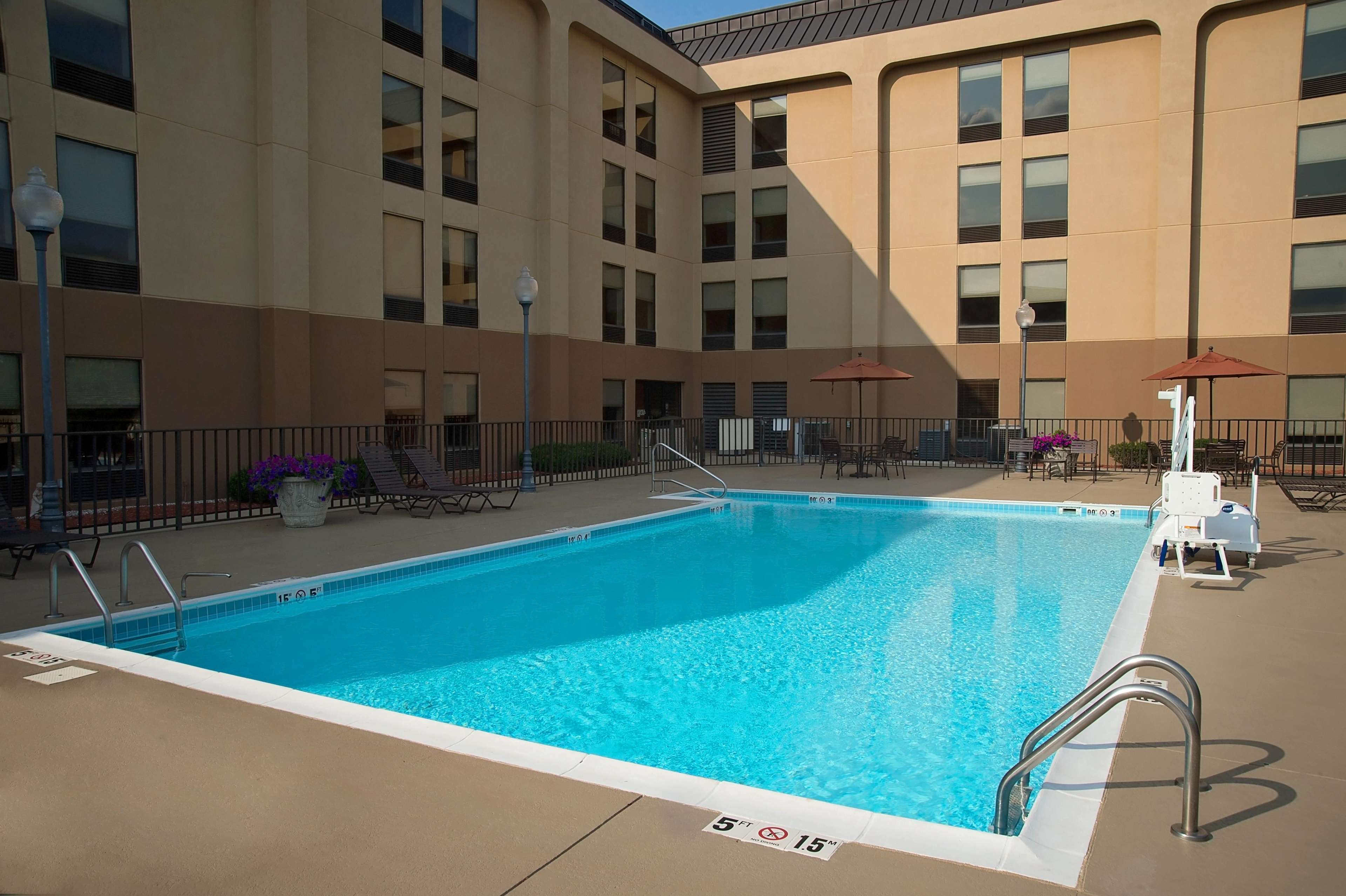 Hampton Inn Louisville-Airport Photo