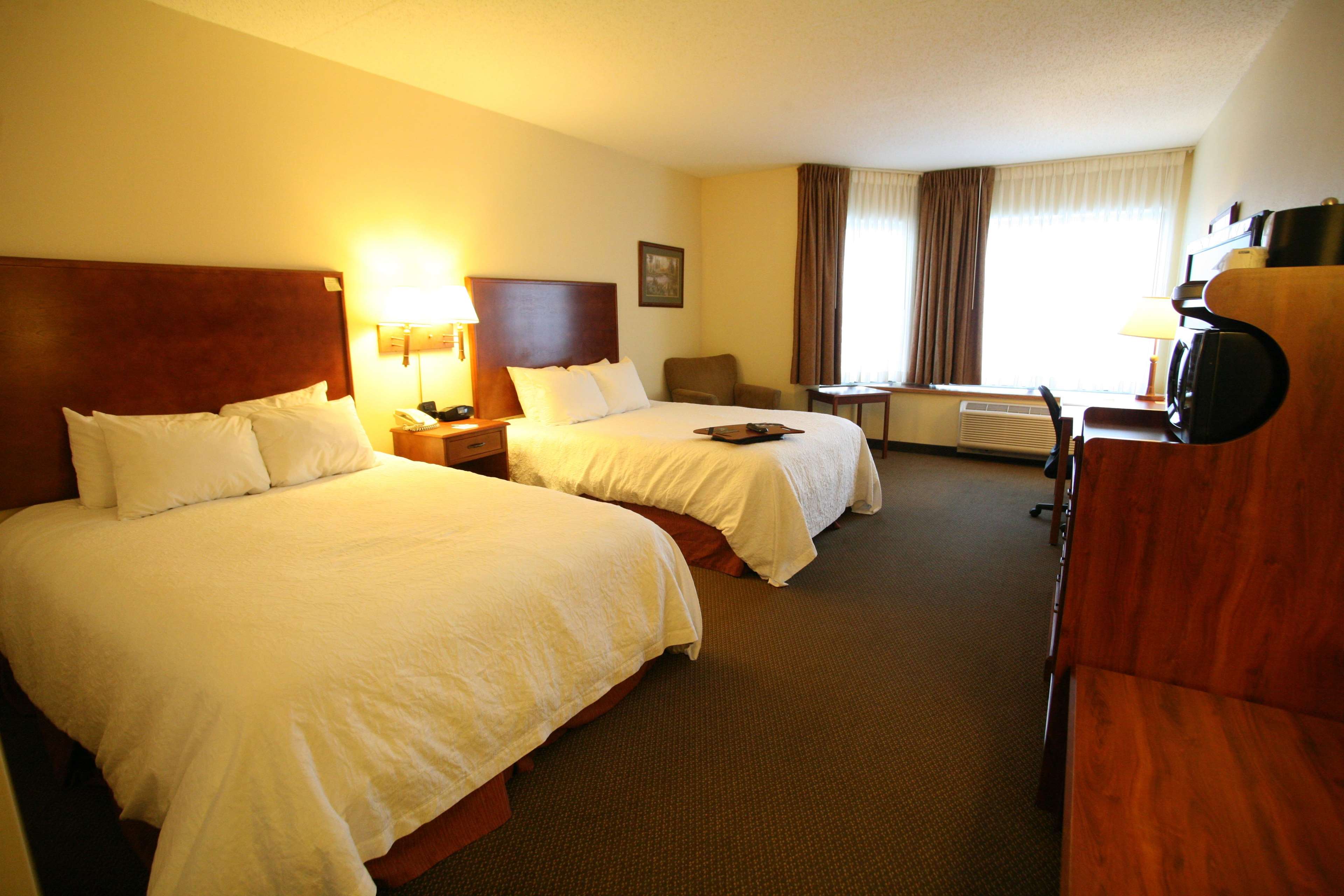 Hampton Inn & Suites Bemidji Photo