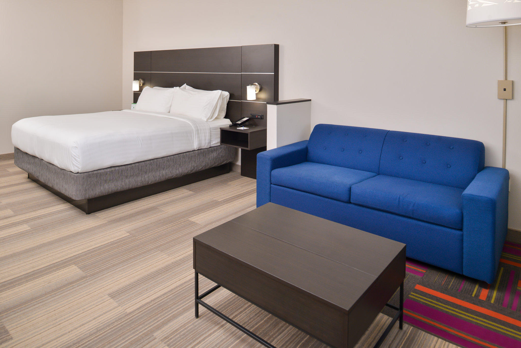 Holiday Inn Express & Suites Lee's Summit - Kansas City Photo