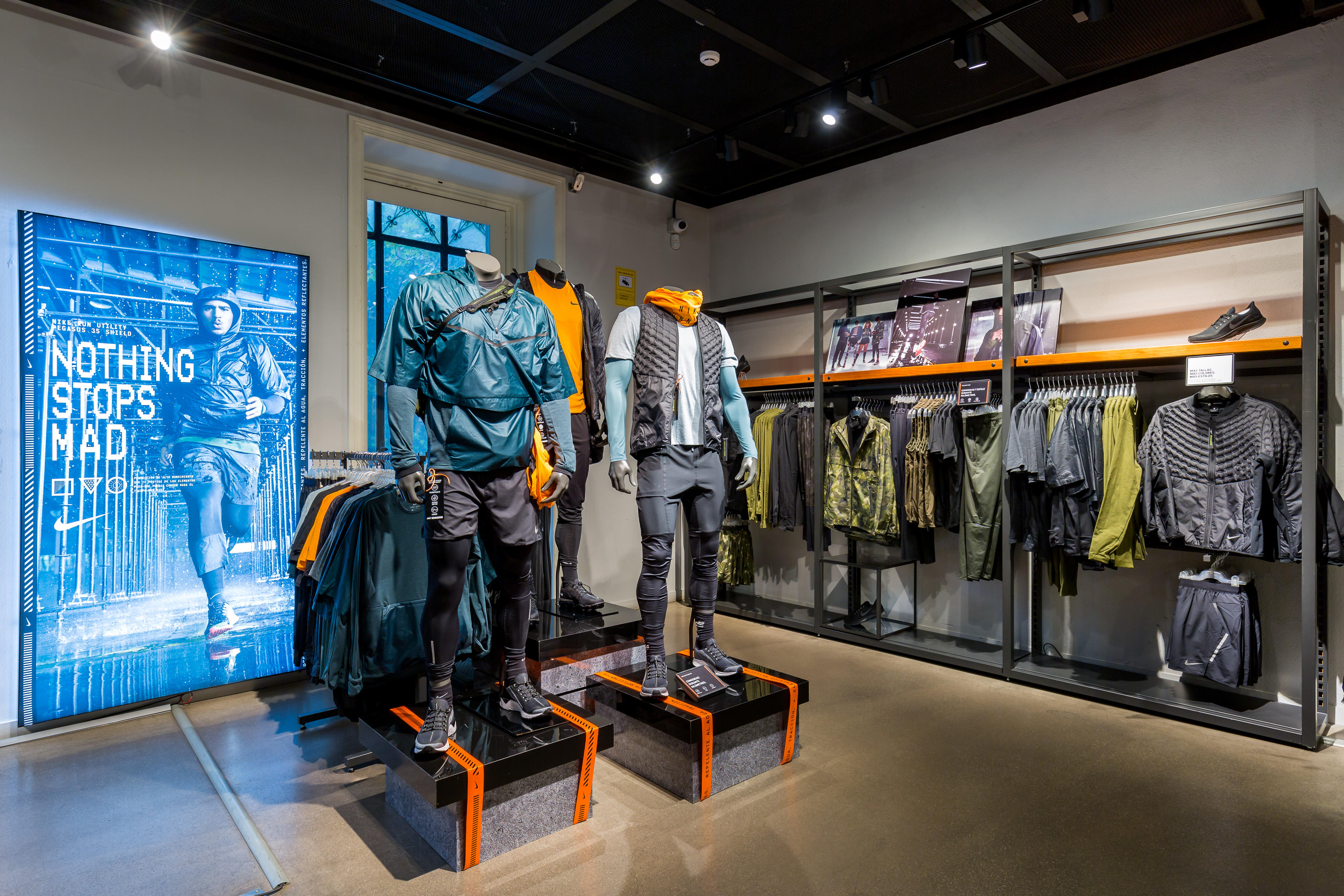 Images Nike Store Serrano