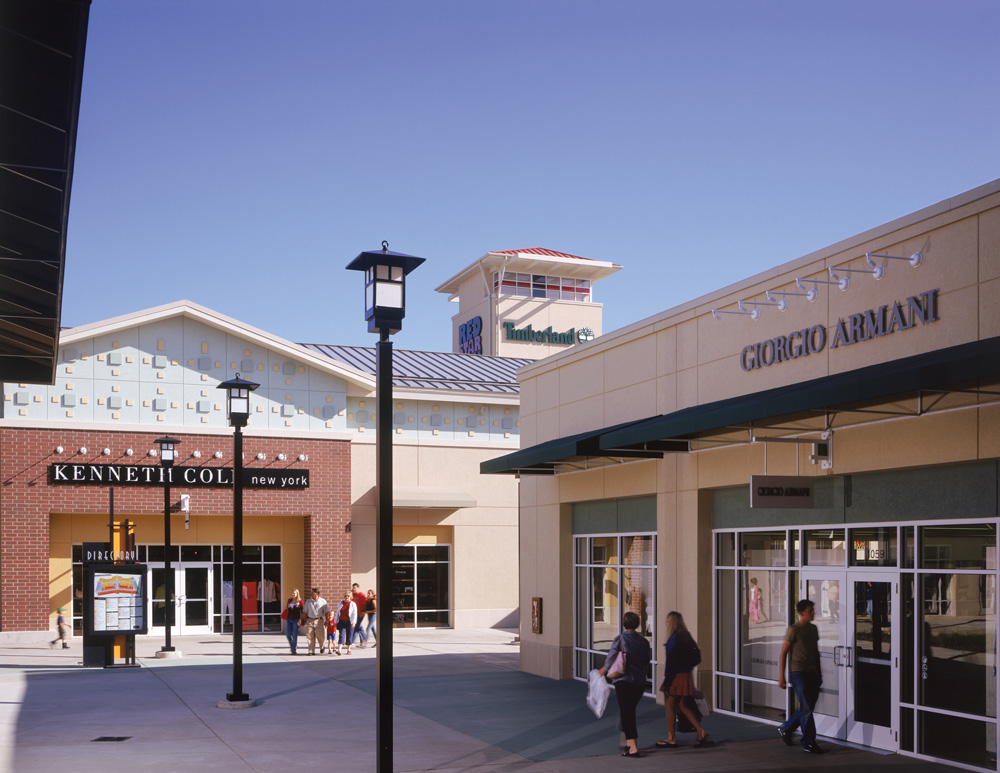 nearest outlet mall