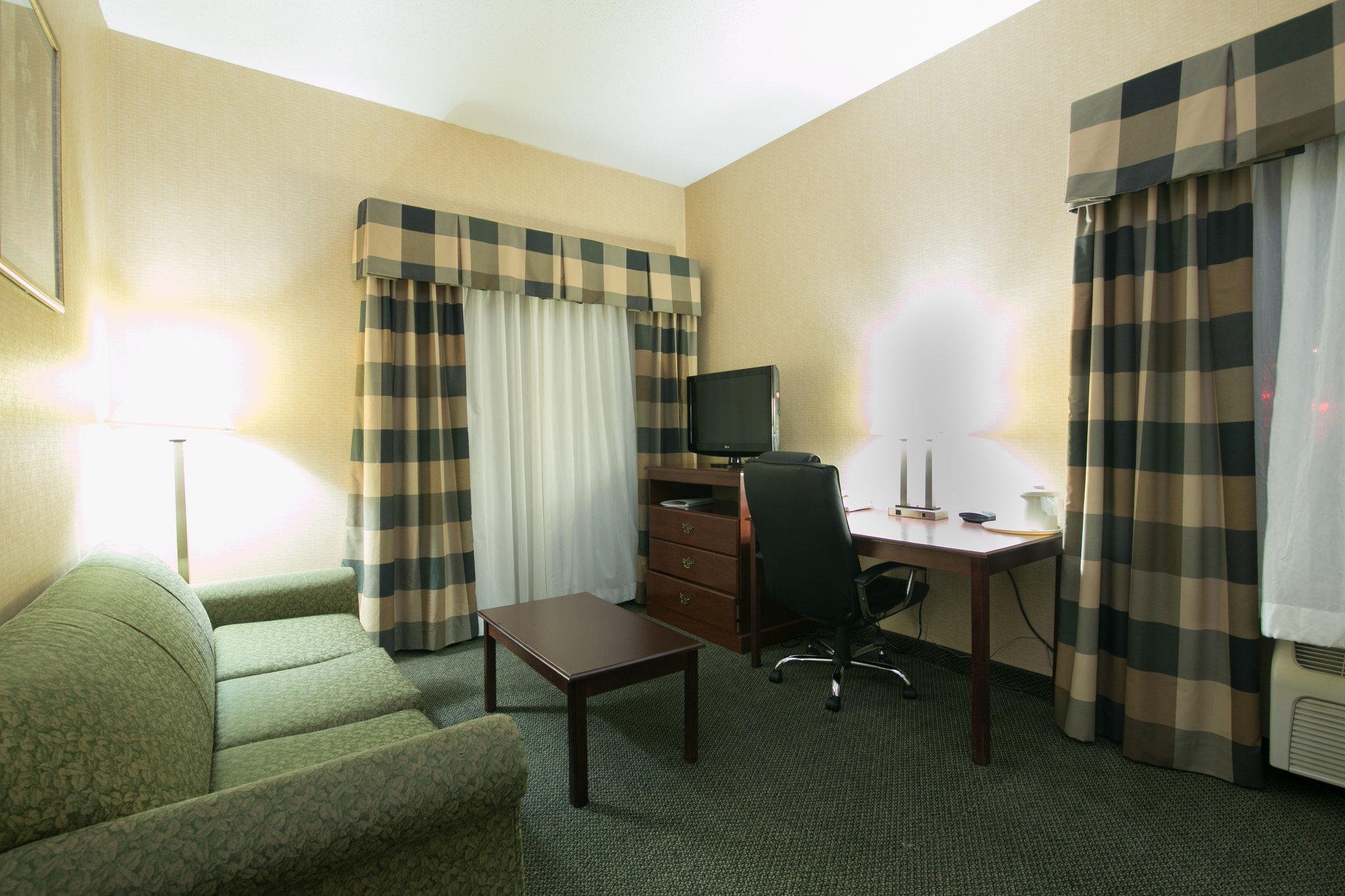 Holiday Inn Express & Suites Sycamore Photo