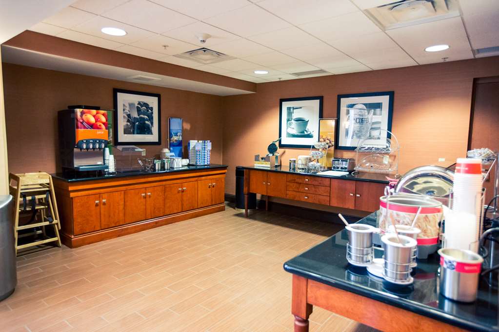 Hampton Inn & Suites Blairsville Image