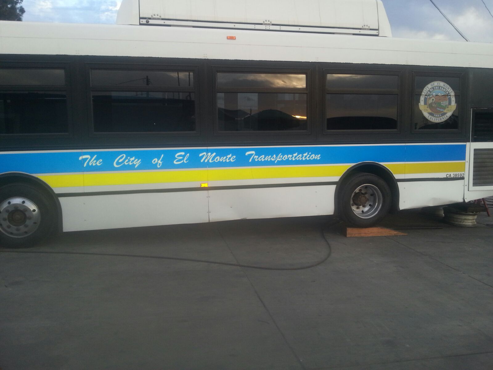 La Mobo Bus & Truck Diesel and Gas Repairs Photo