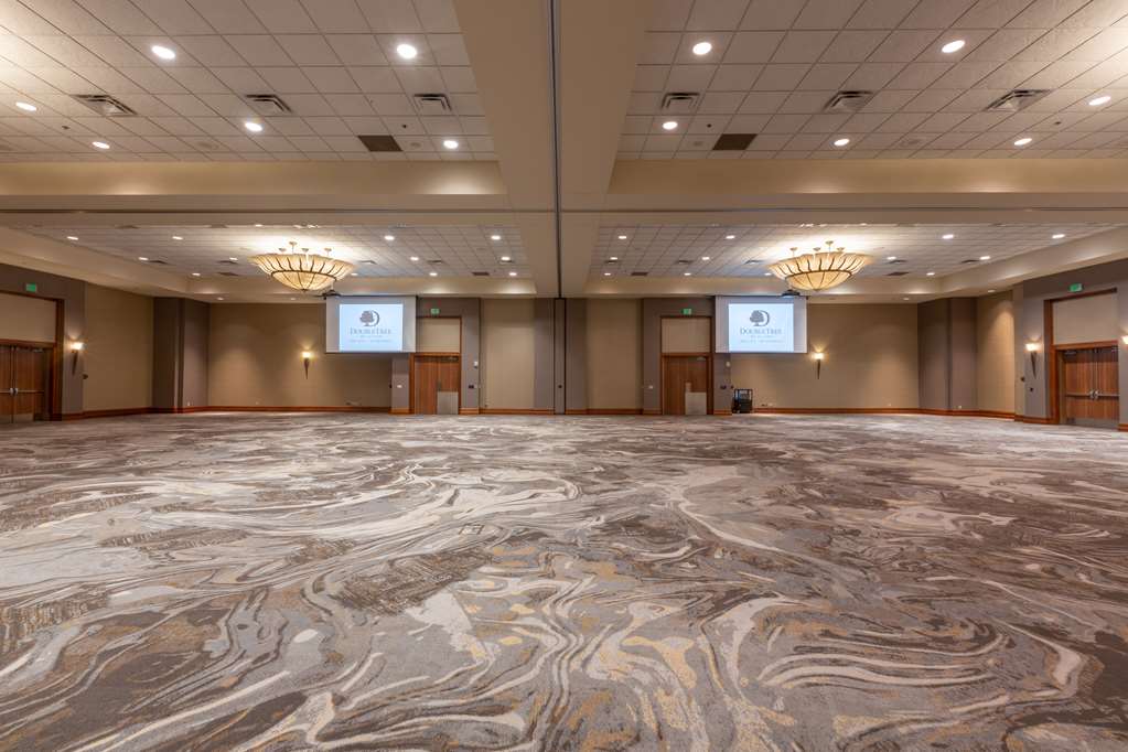 DoubleTree by Hilton Hotel Bay City - Riverfront Image