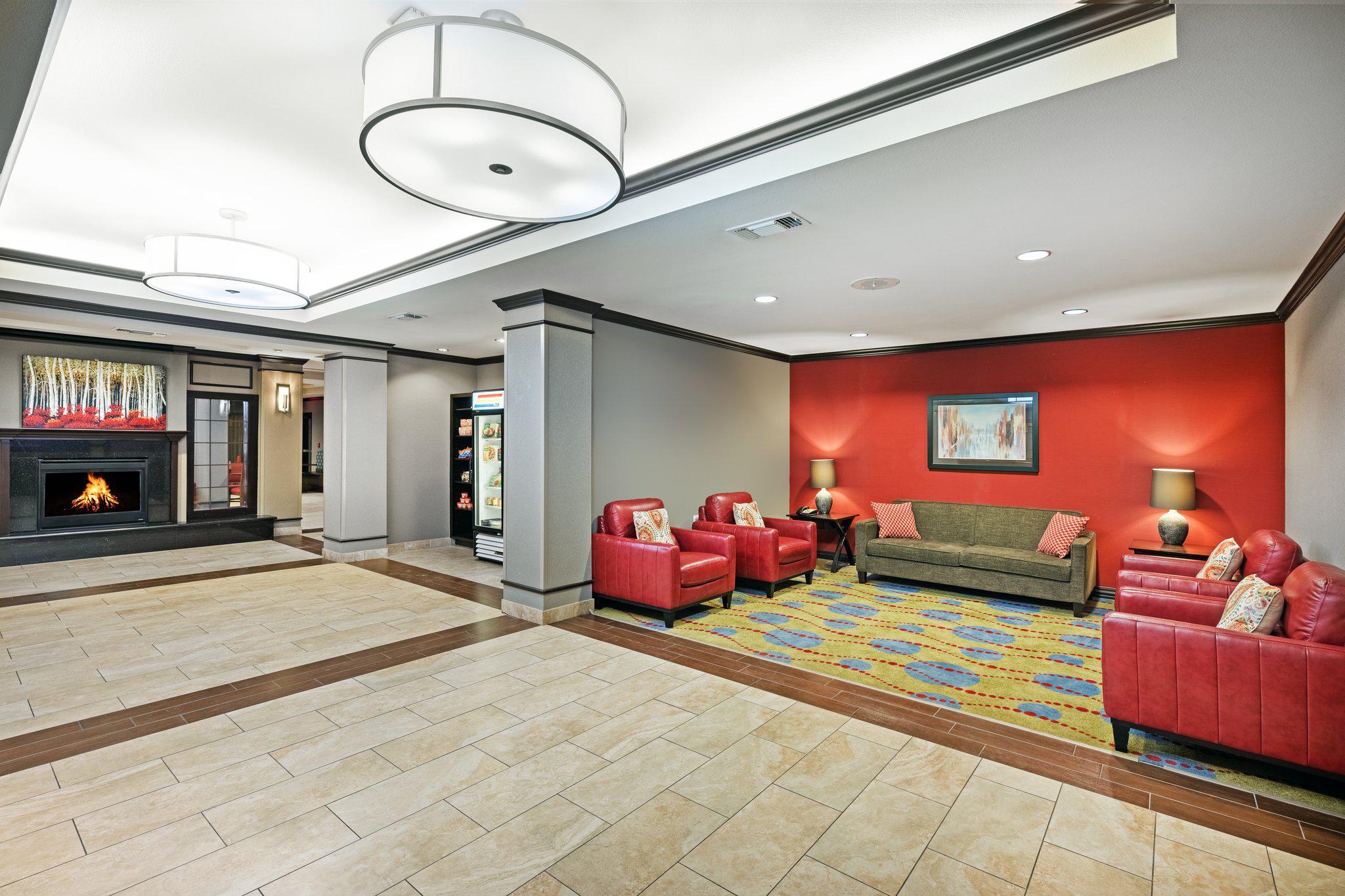 Holiday Inn Express & Suites Floresville Photo