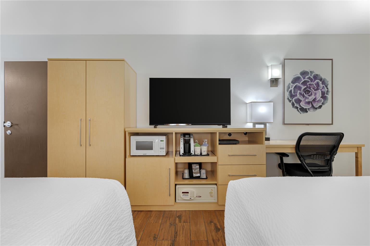 Best Western Plus South Coast Inn Image