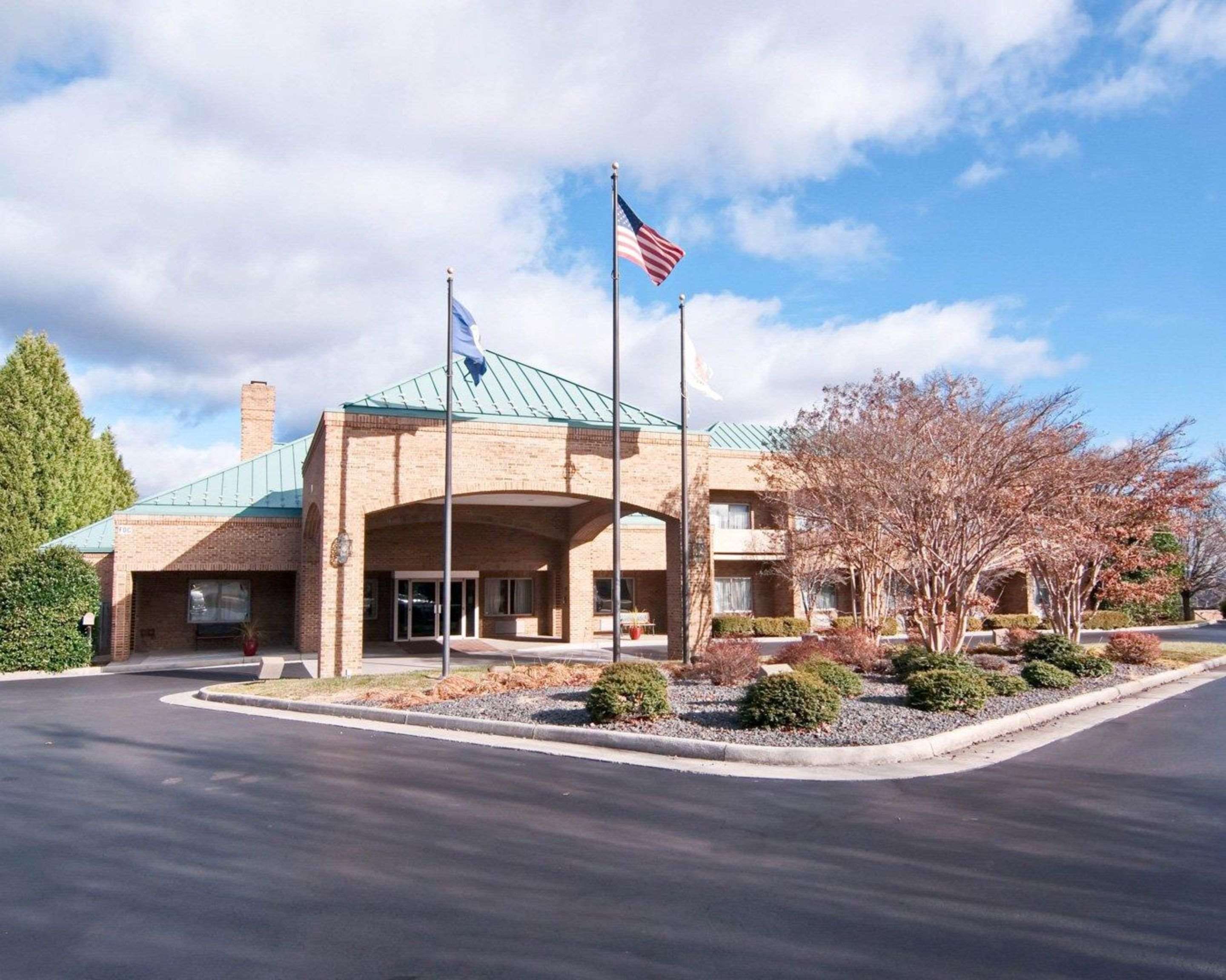 Comfort Suites Inn At Ridgewood Farm Photo