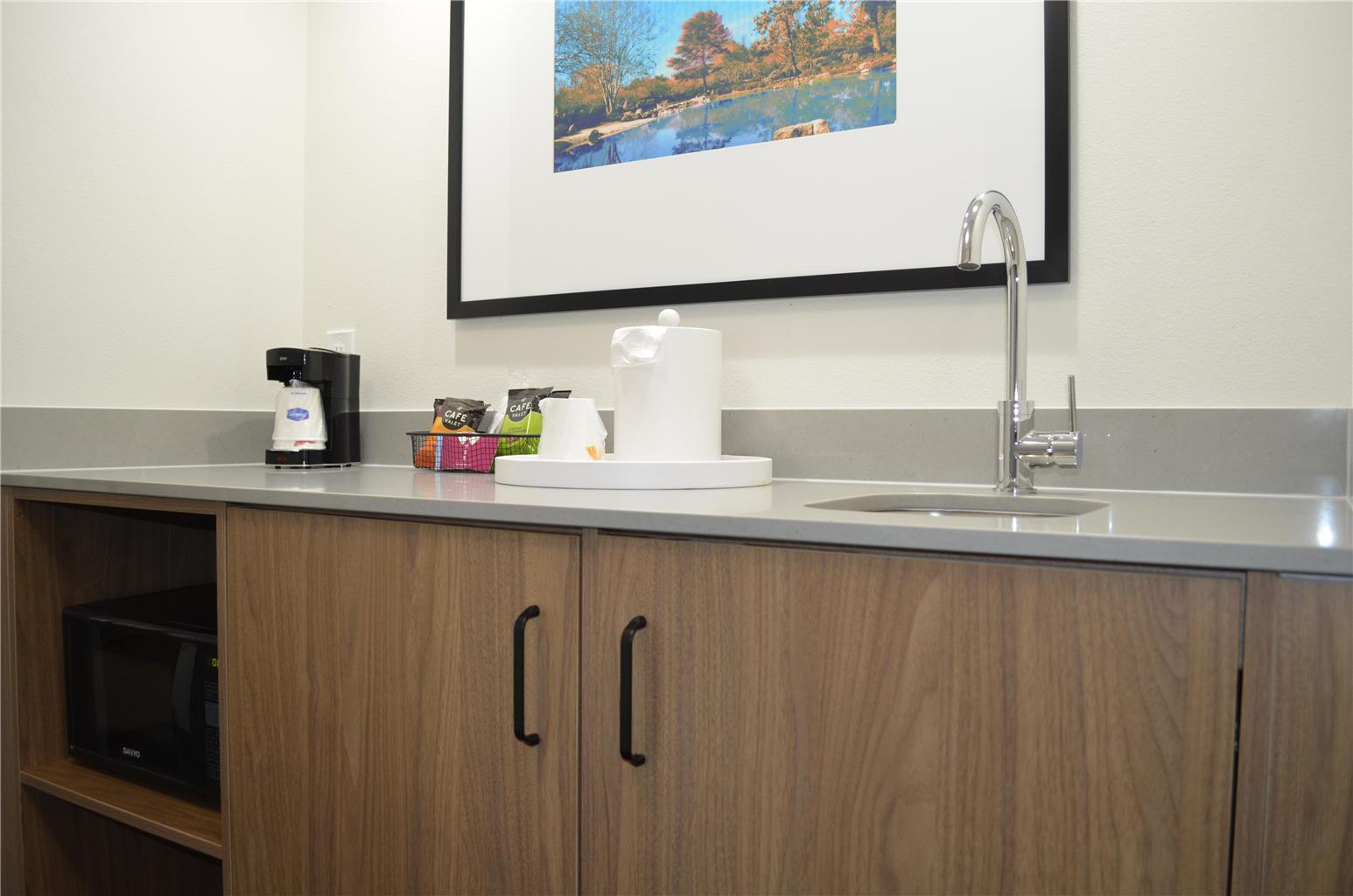 Hampton Inn & Suites by Hilton Tomball Houston NW Image