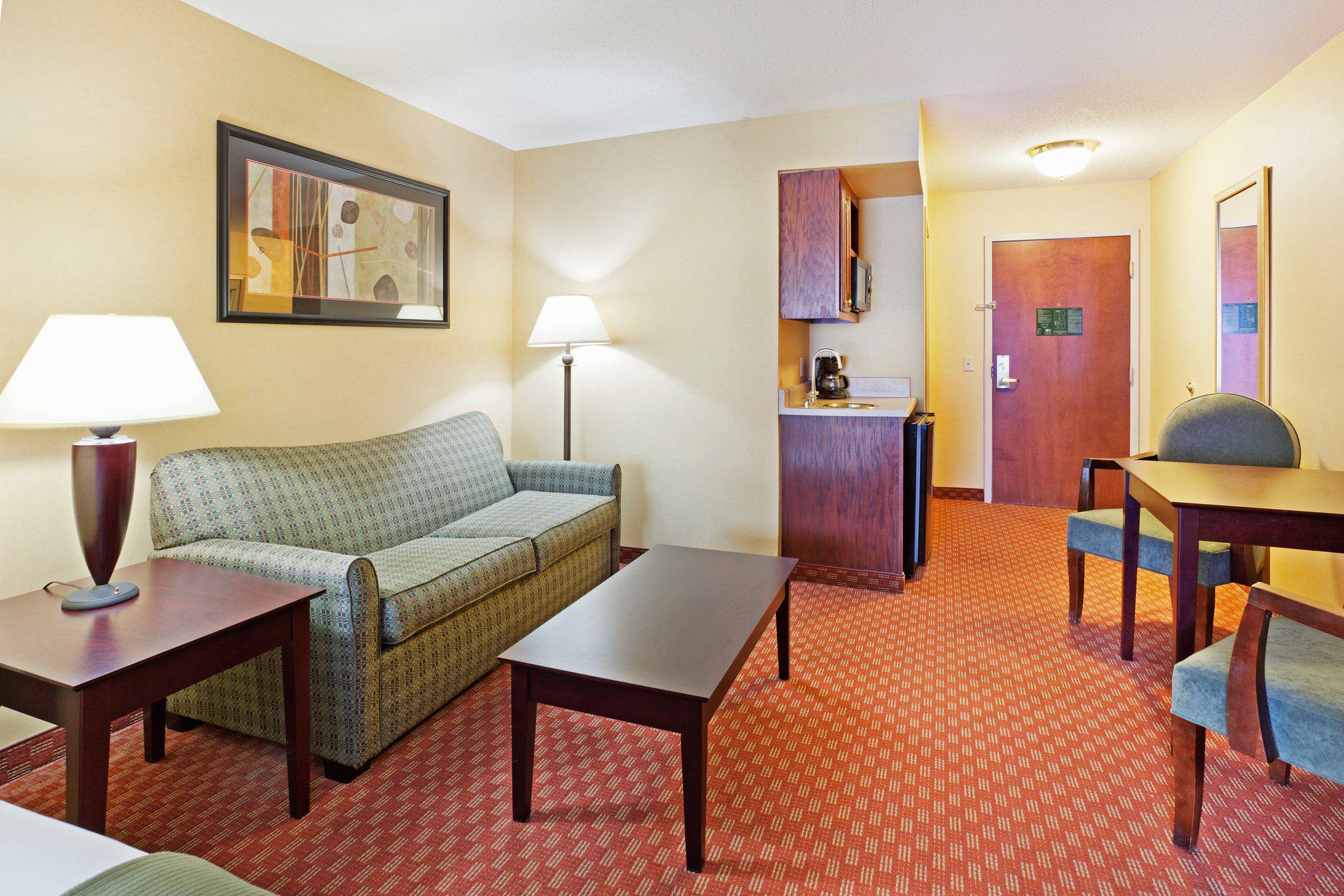 Holiday Inn Express & Suites Pikeville Photo