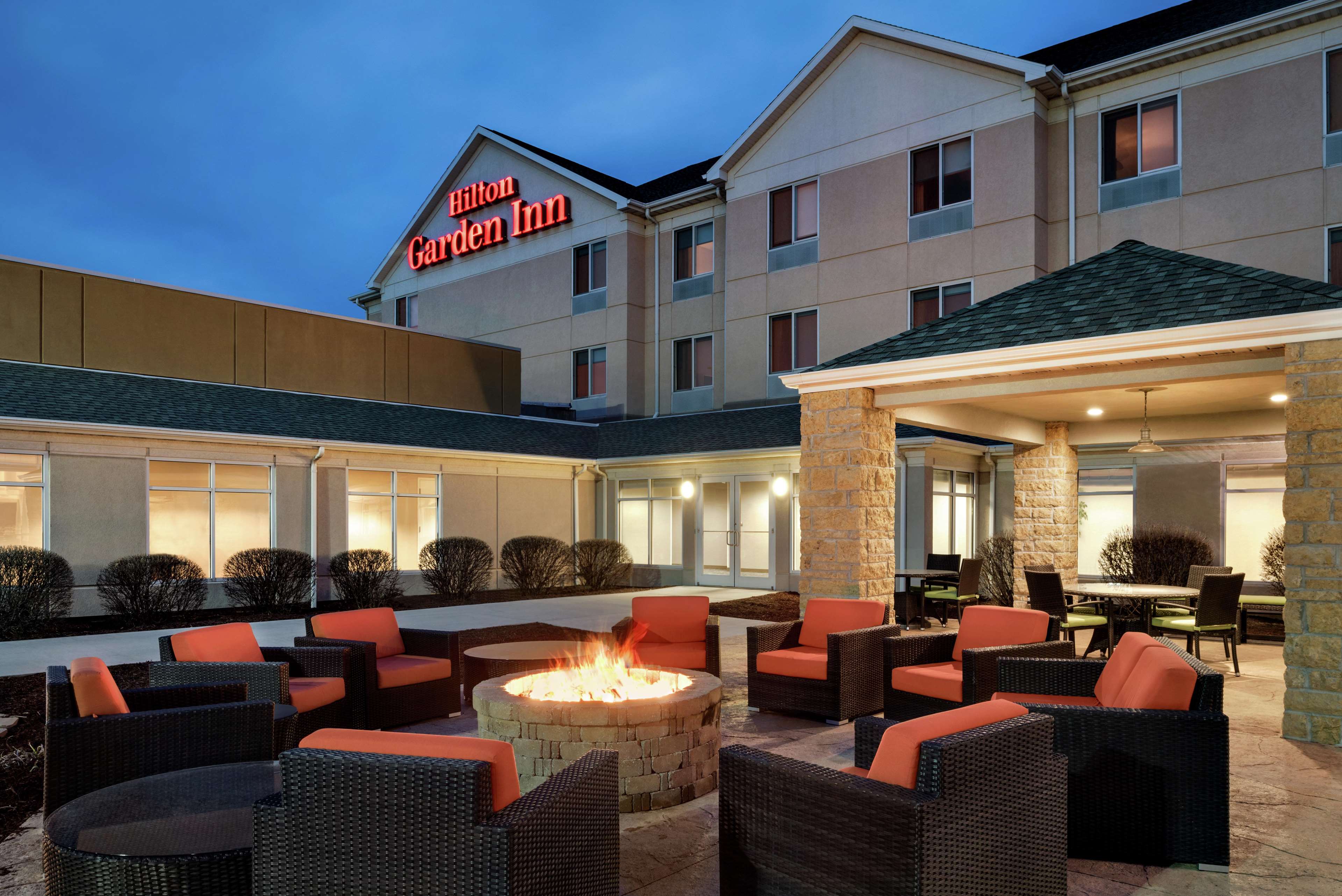 Hilton Garden Inn Dubuque Downtown Photo