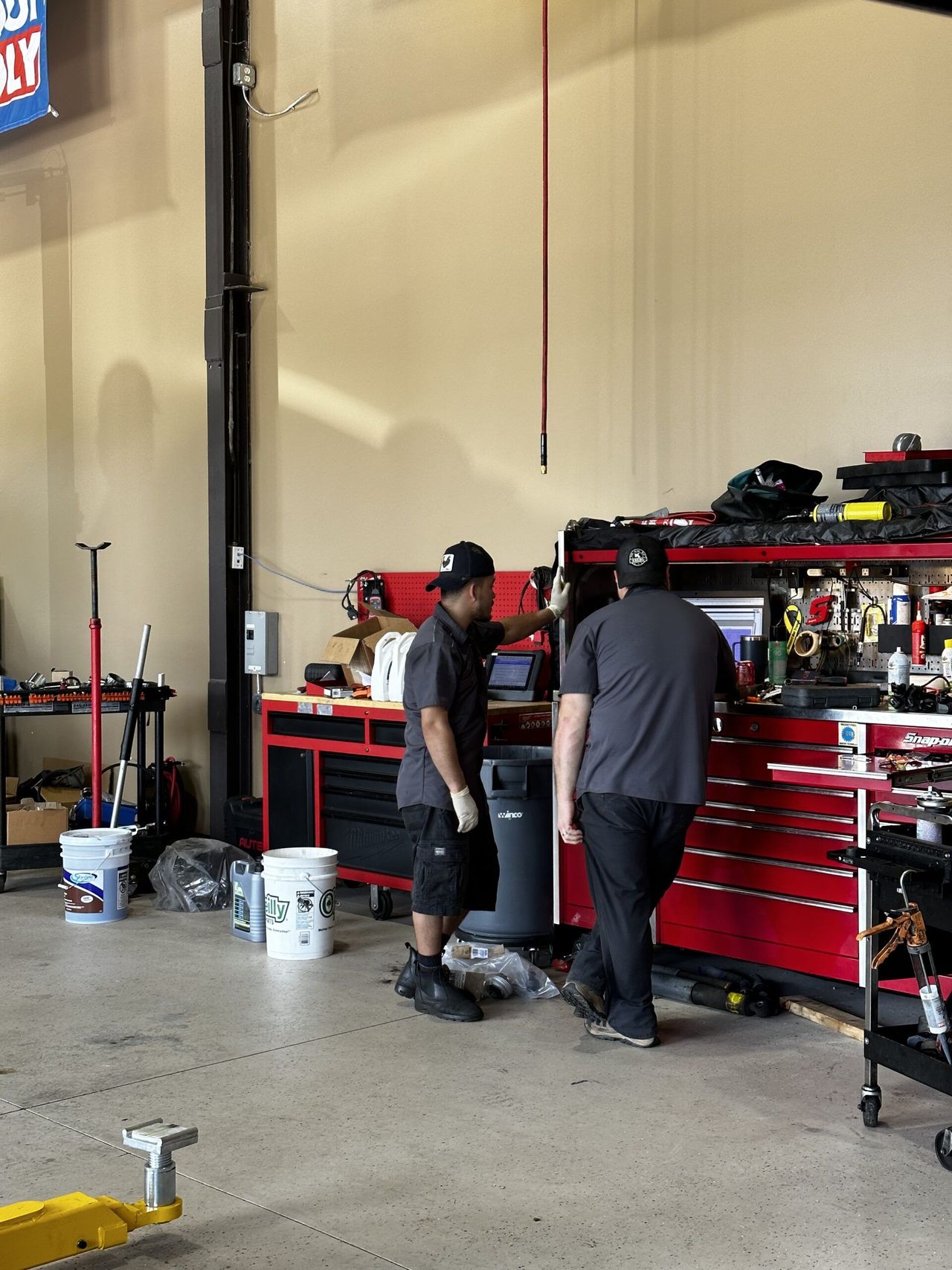 Lins Automotive Image