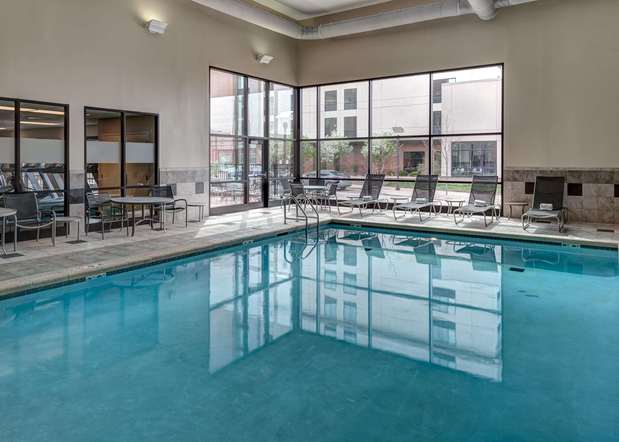 Images Hampton Inn & Suites Omaha-Downtown