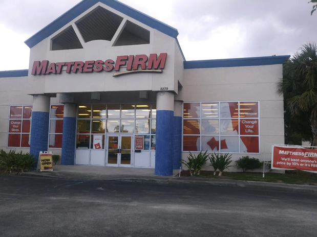 Images Mattress Firm Clearance - Closed