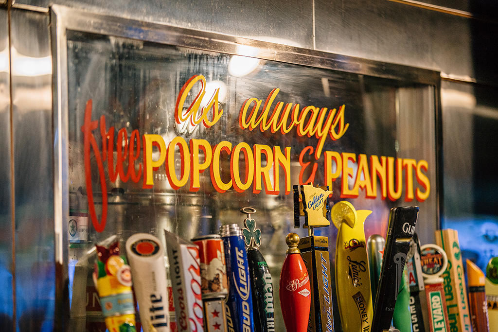 Williams Uptown Pub & Peanut Bar Photo