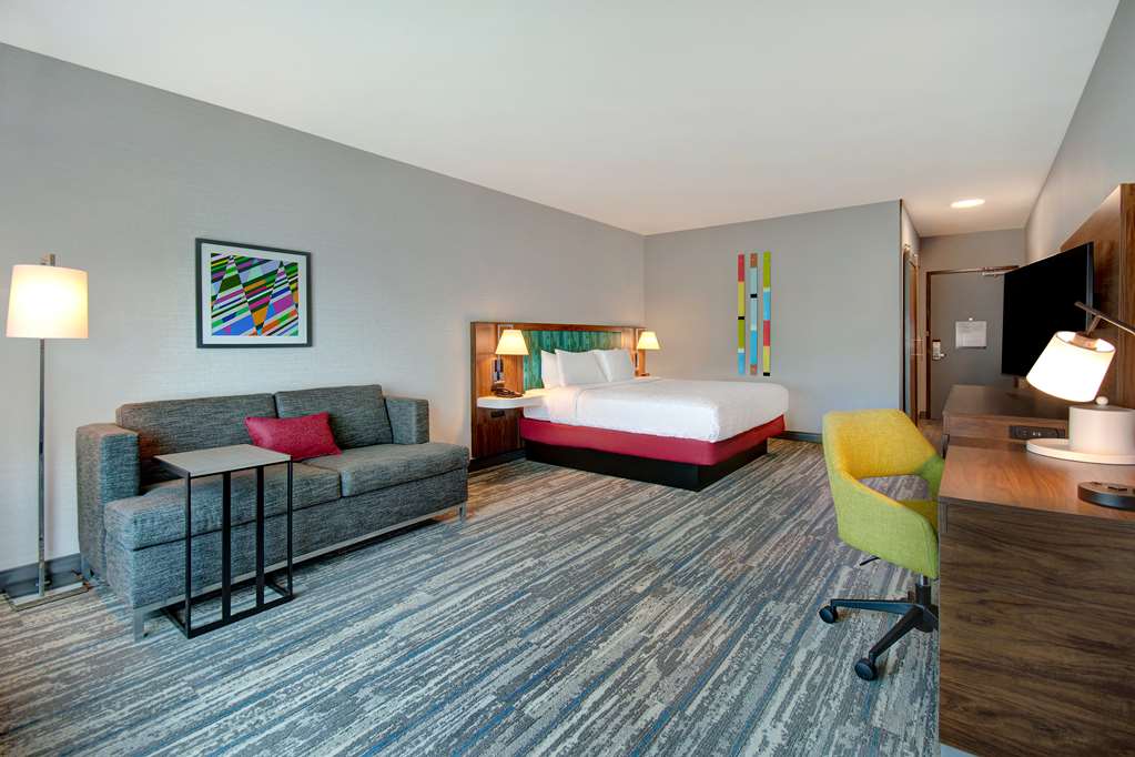 Hampton Inn & Suites Ontario Rancho Cucamonga Image