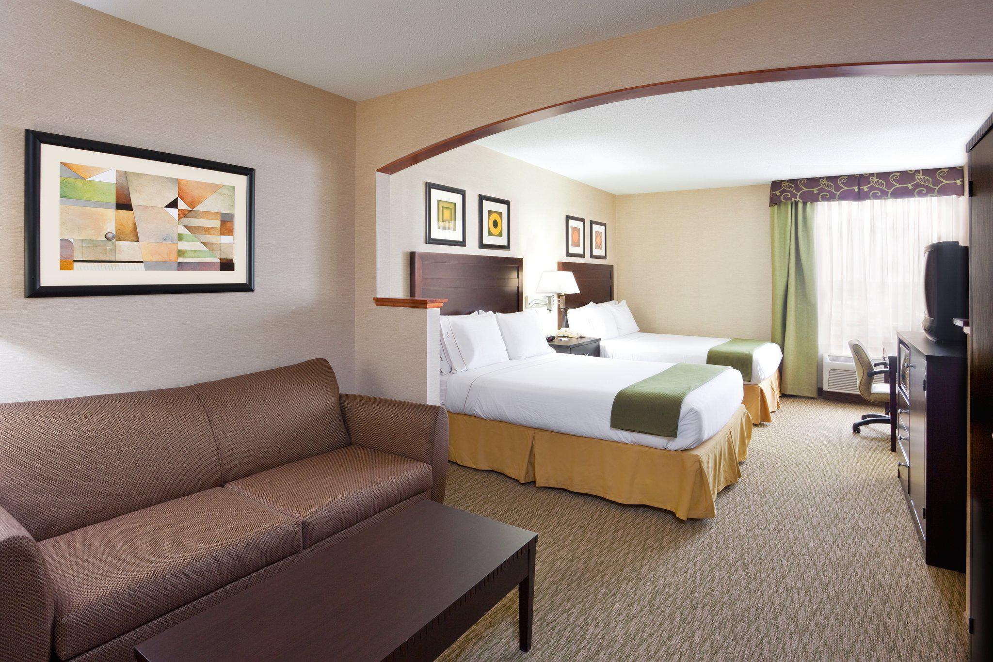 Holiday Inn Express & Suites Cleveland-Streetsboro Photo