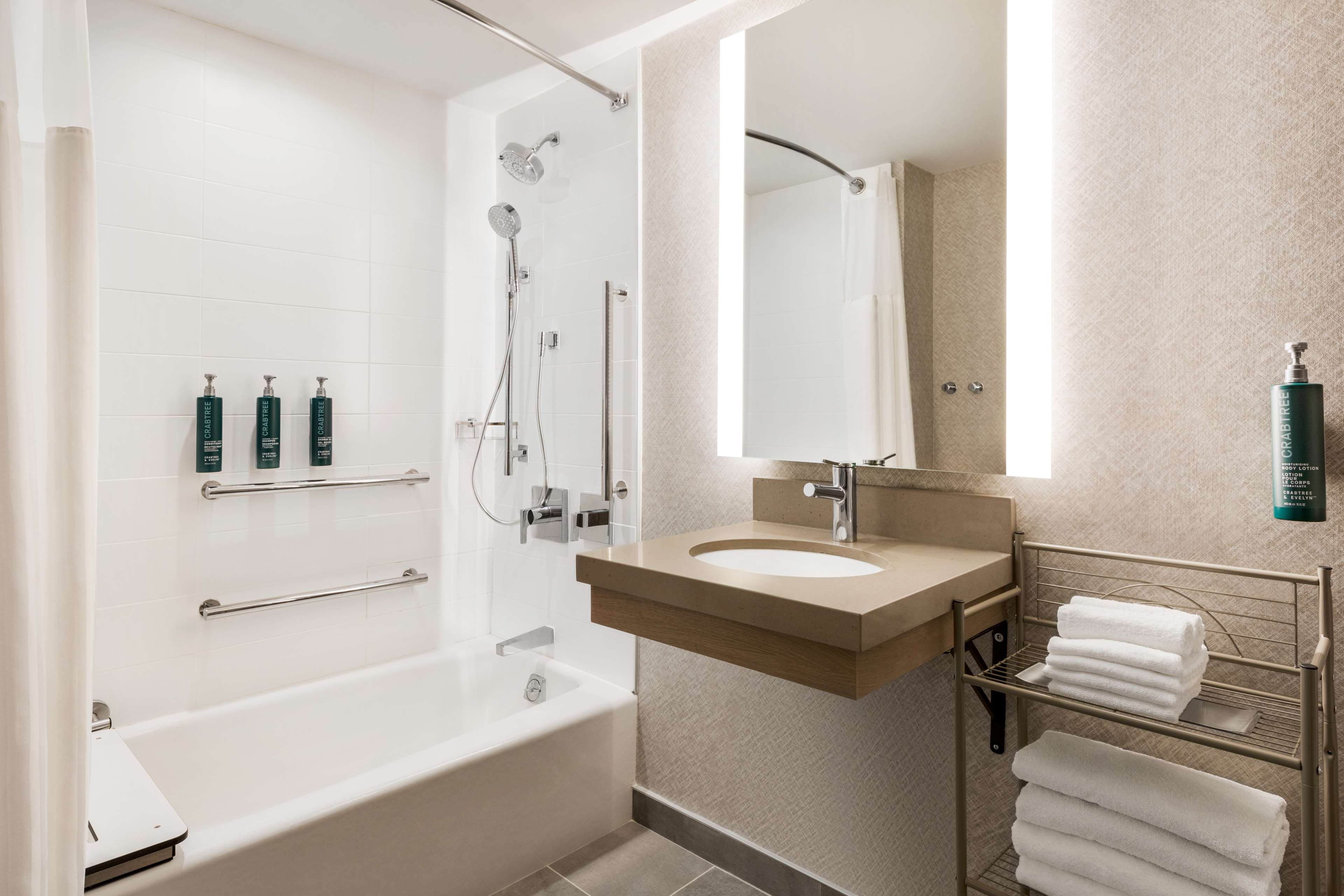 Guest room bath