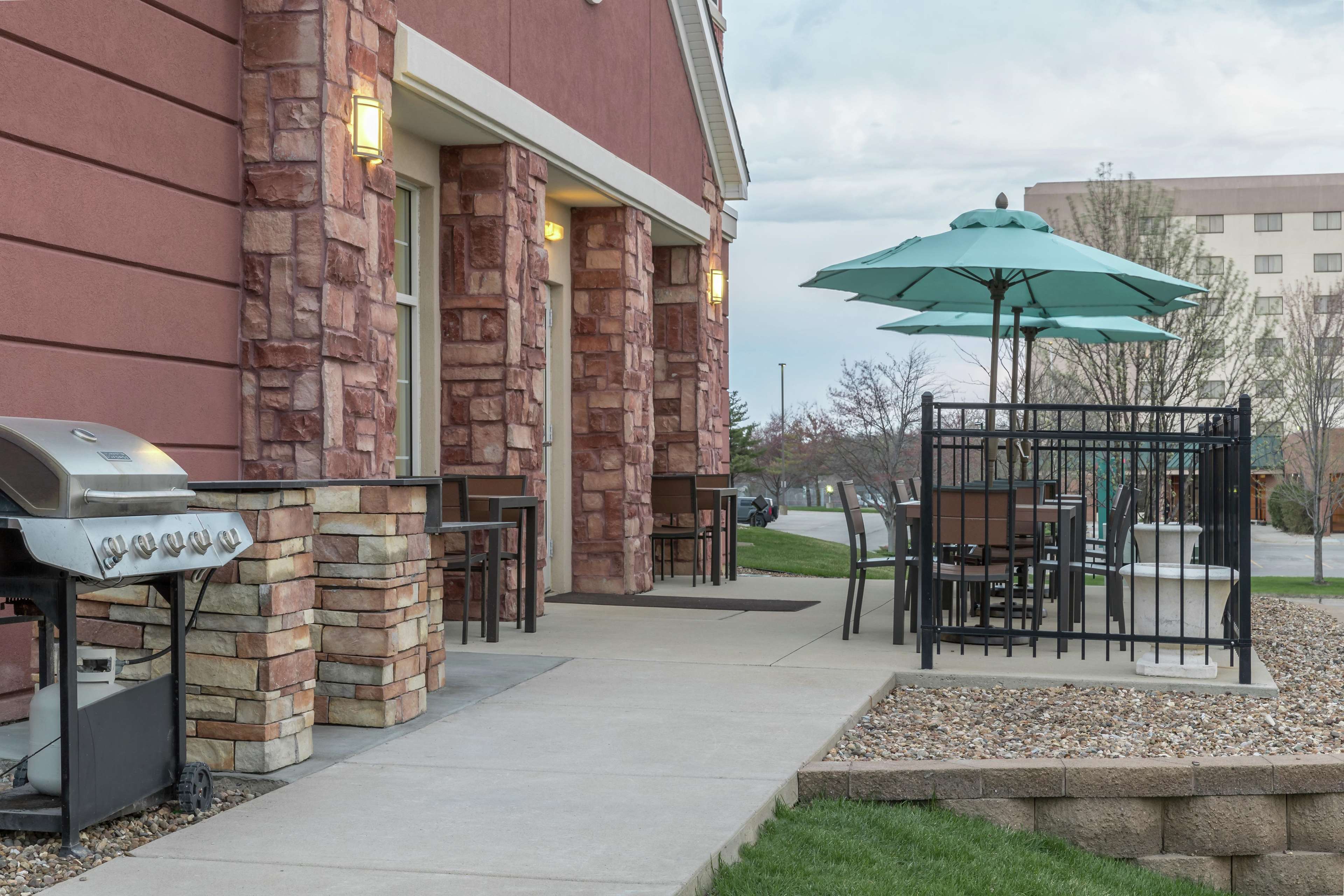 Homewood Suites by Hilton Cedar Rapids-North Photo