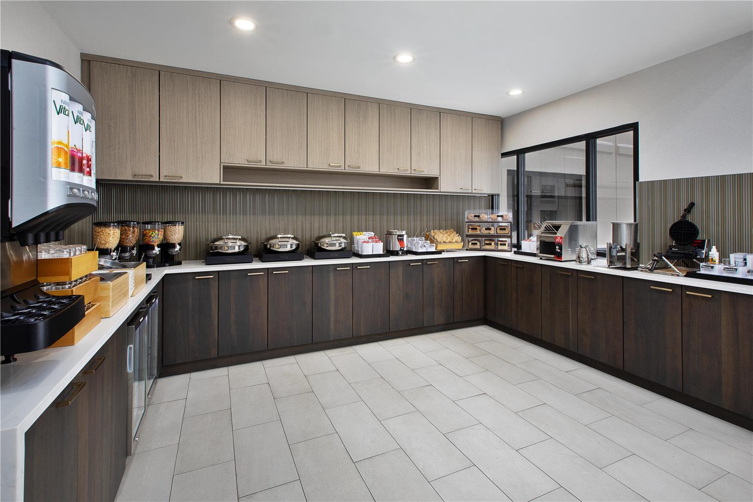 DoubleTree by Hilton Detroit Novi Image