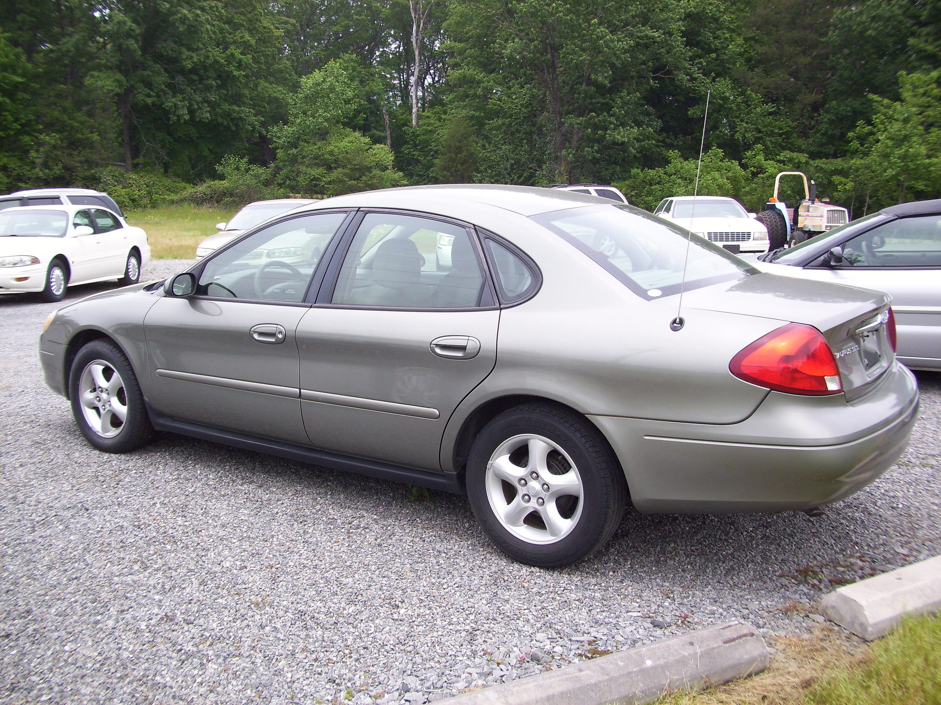 2001 Taurus, 3.0 V6, Auto, AC, PW, Green w/Green Cloth, 105K miles $3,995