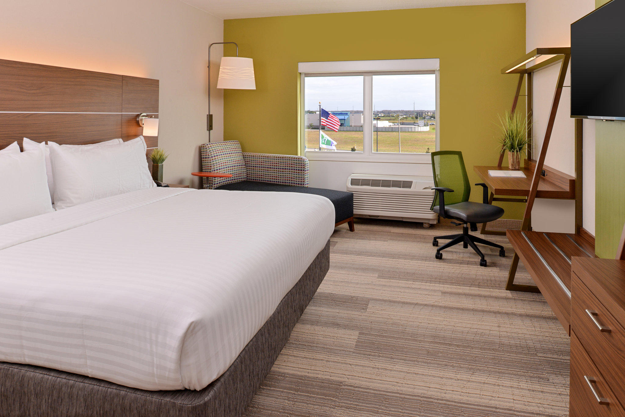 Holiday Inn Express & Suites St. Petersburg - Madeira Beach Photo