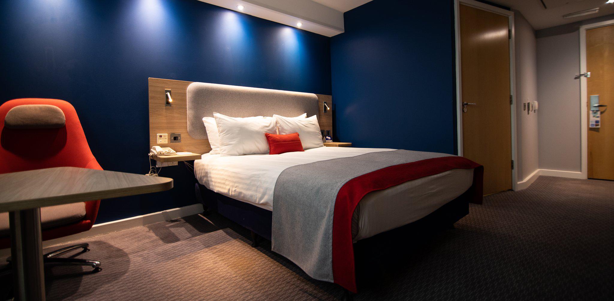 Holiday Inn Express London Stansted Airport Hotels in Stansted CM24 1PY Holiday Inn Express London Stansted Airport Hotels in Stansted CM24 1PY