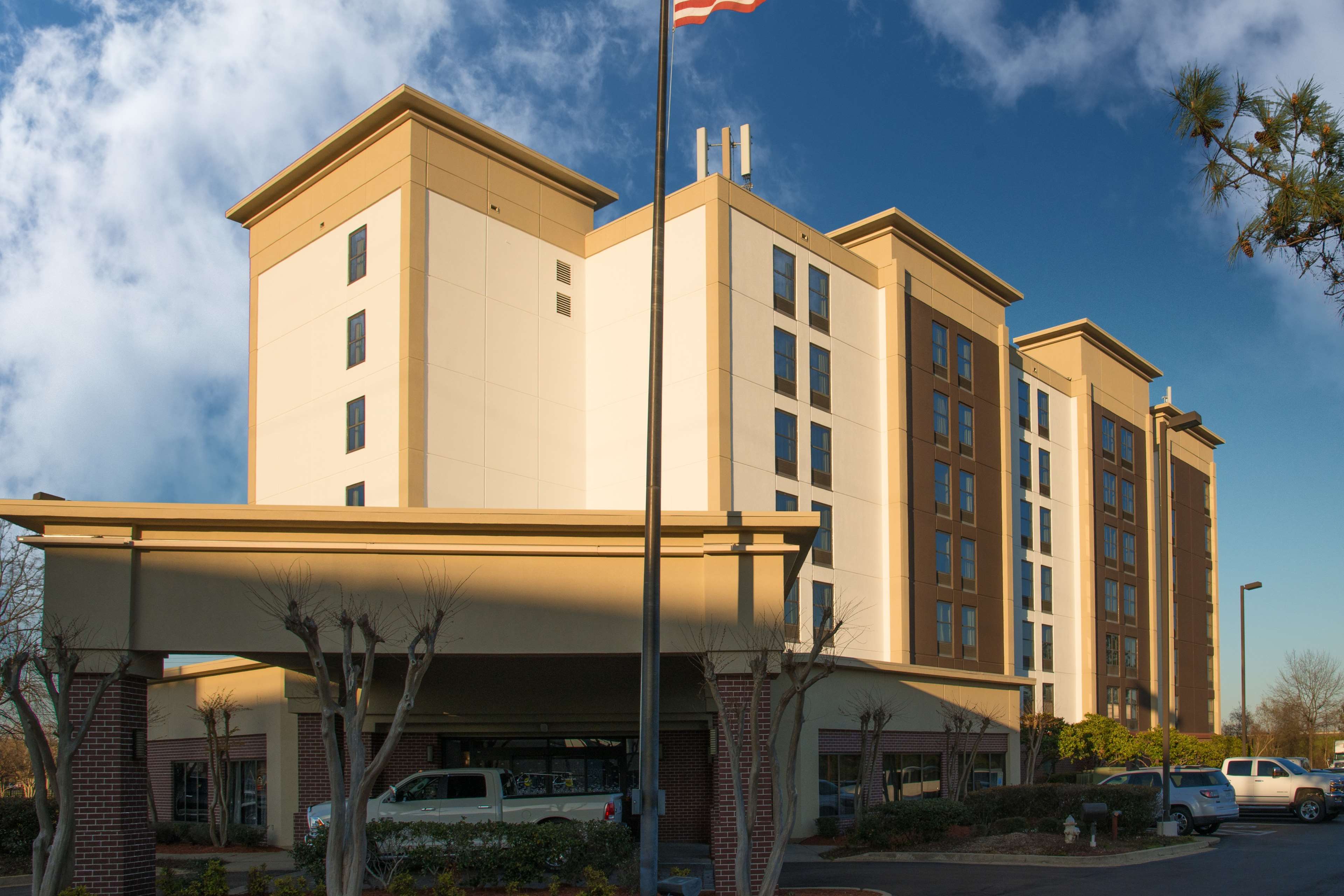 Hampton Inn & Suites Jackson DowntownColiseum, 320 Greymont Avenue