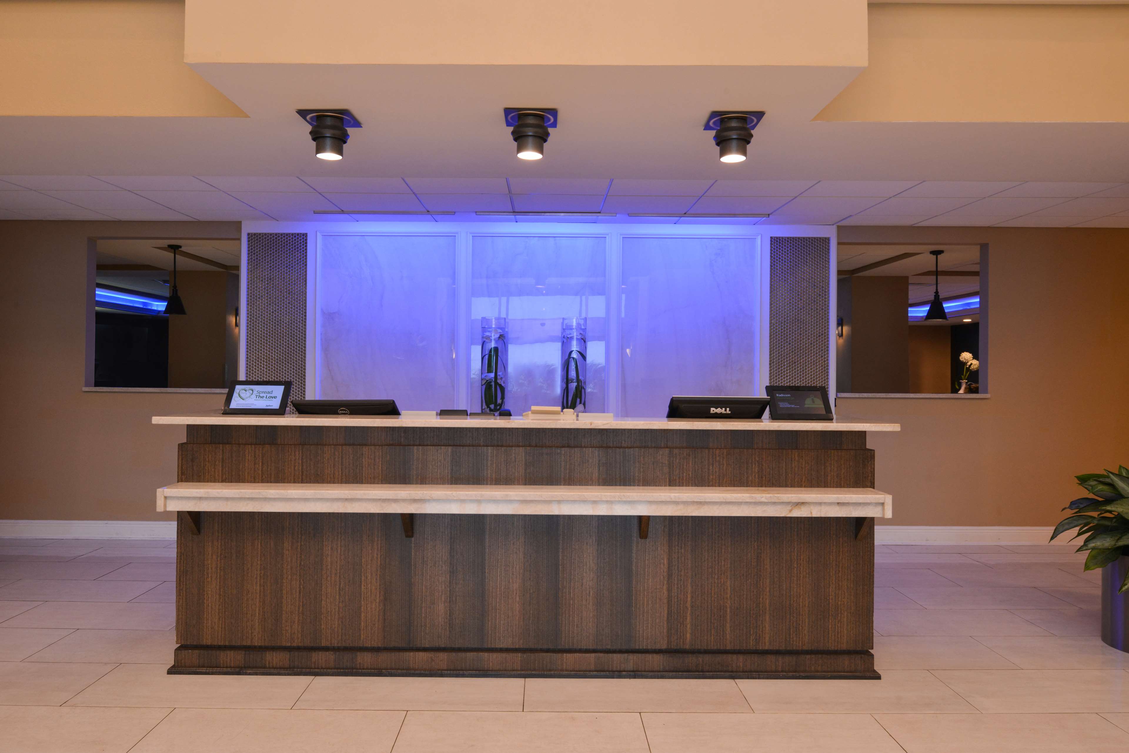 Radisson Hotel New Orleans Airport Photo