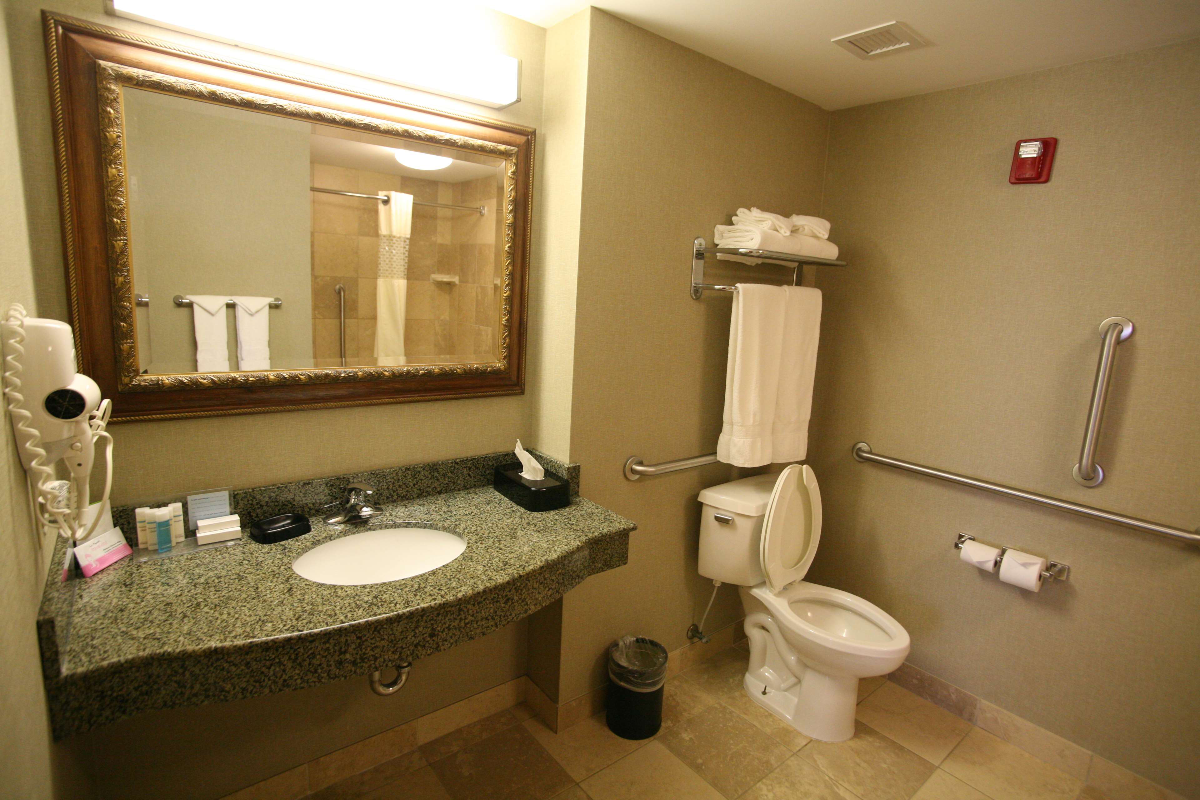 Hampton Inn & Suites Bemidji Photo