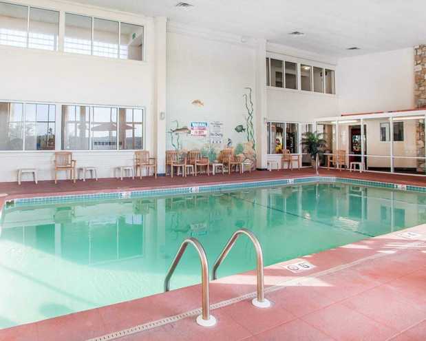 Images Quality Inn Lake of the Ozarks