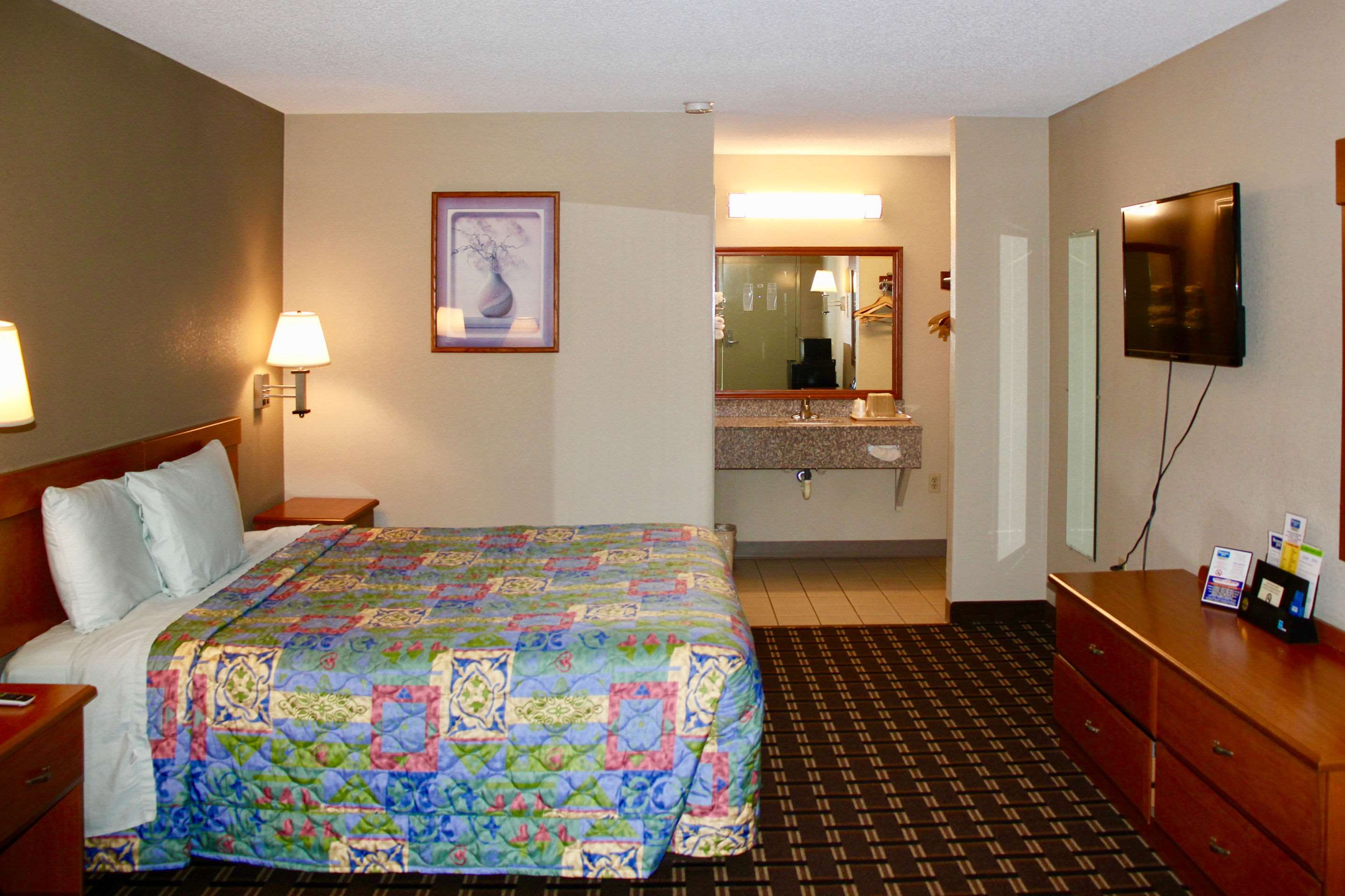 Rodeway Inn University Area Photo