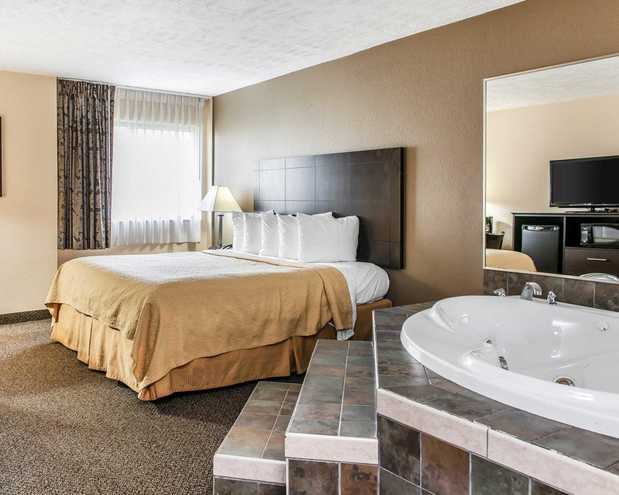 Images Quality Inn & Suites