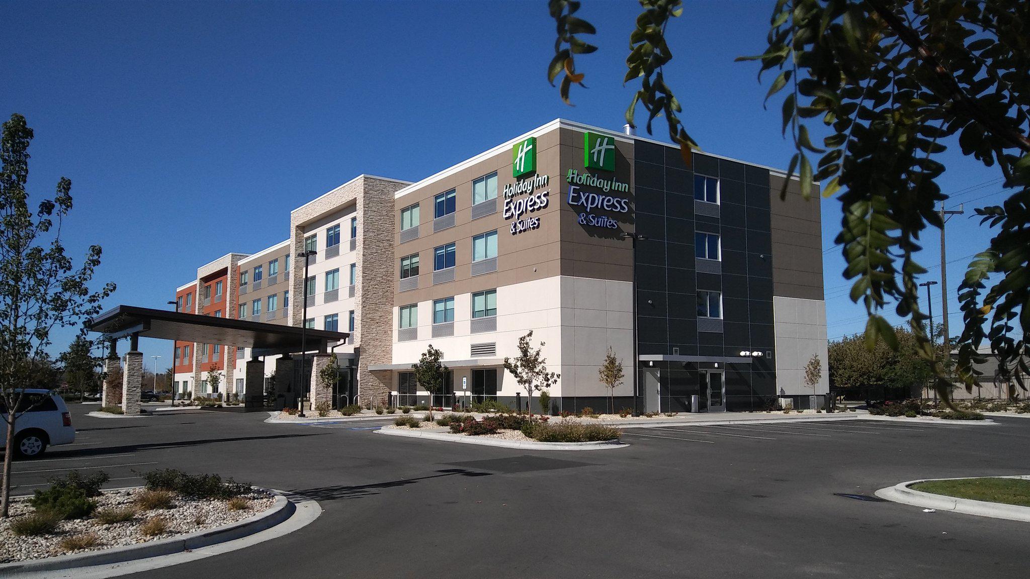 Holiday Inn Express & Suites Boise Airport Photo