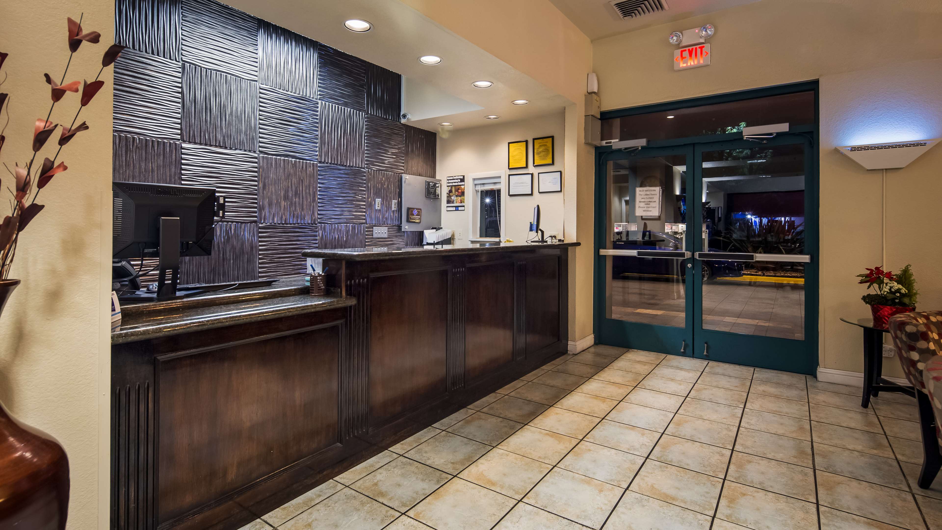 Best Western Heritage Inn Photo