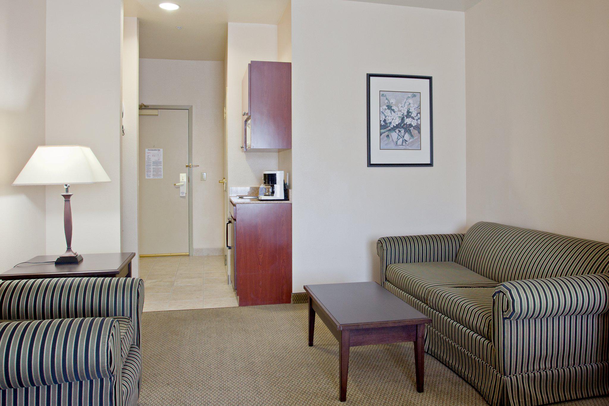 Holiday Inn Express & Suites Garden Grove-Anaheim South Photo