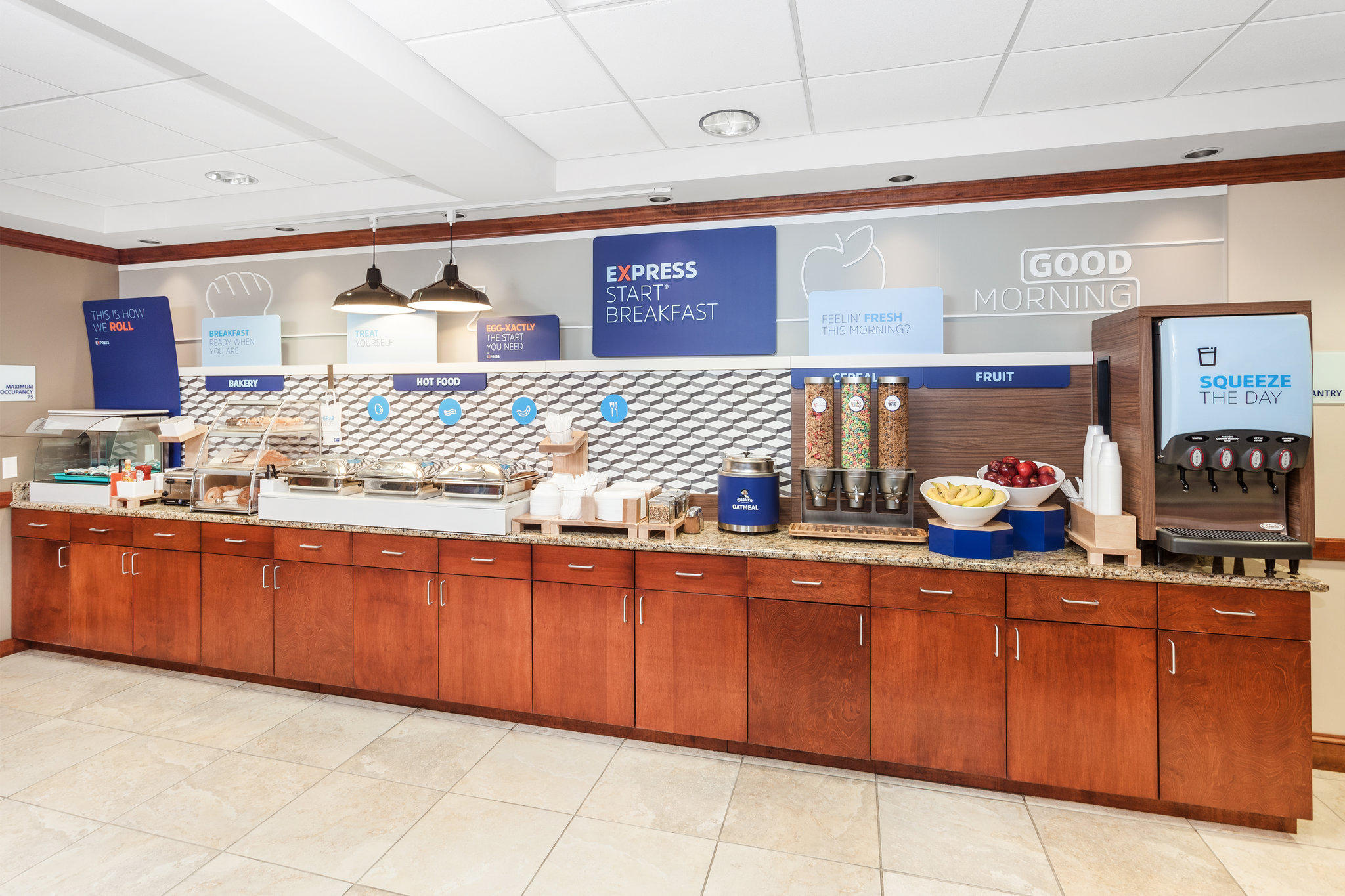 Holiday Inn Express & Suites Hampton South-Seabrook Photo