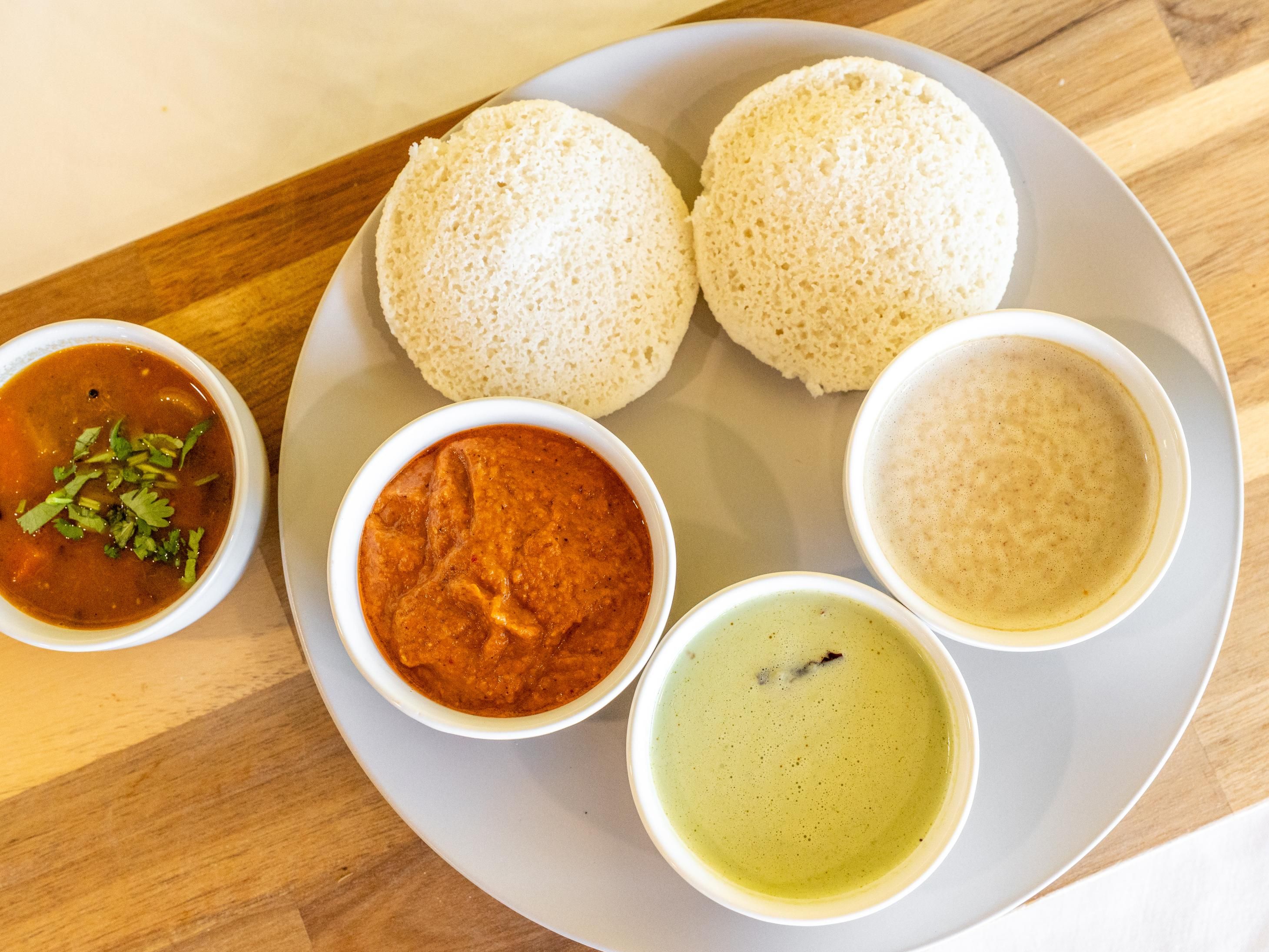 Plain Idli (2 Pieces)