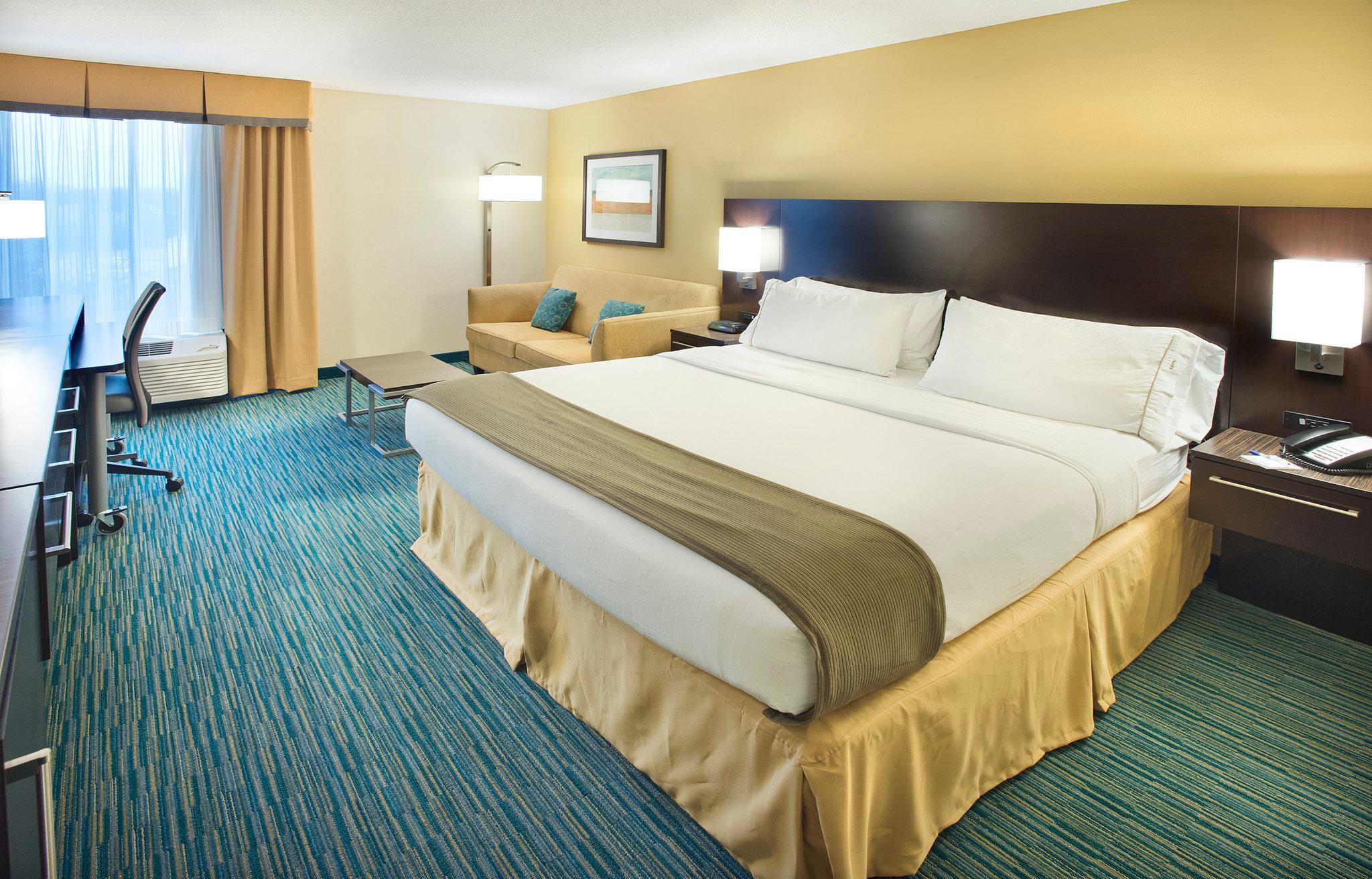 Holiday Inn Express Nashville-Hendersonville Photo