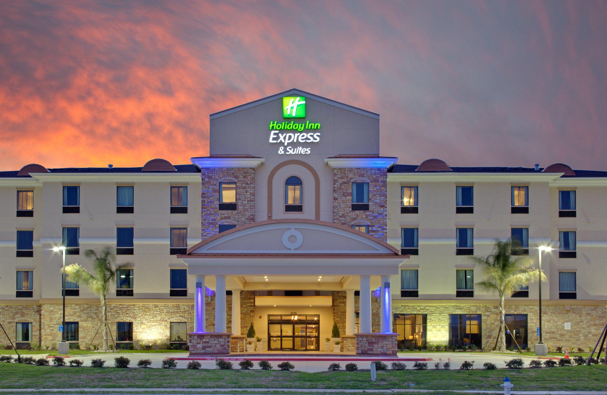 Holiday Inn Express & Suites Port Arthur Central-Mall Area Photo