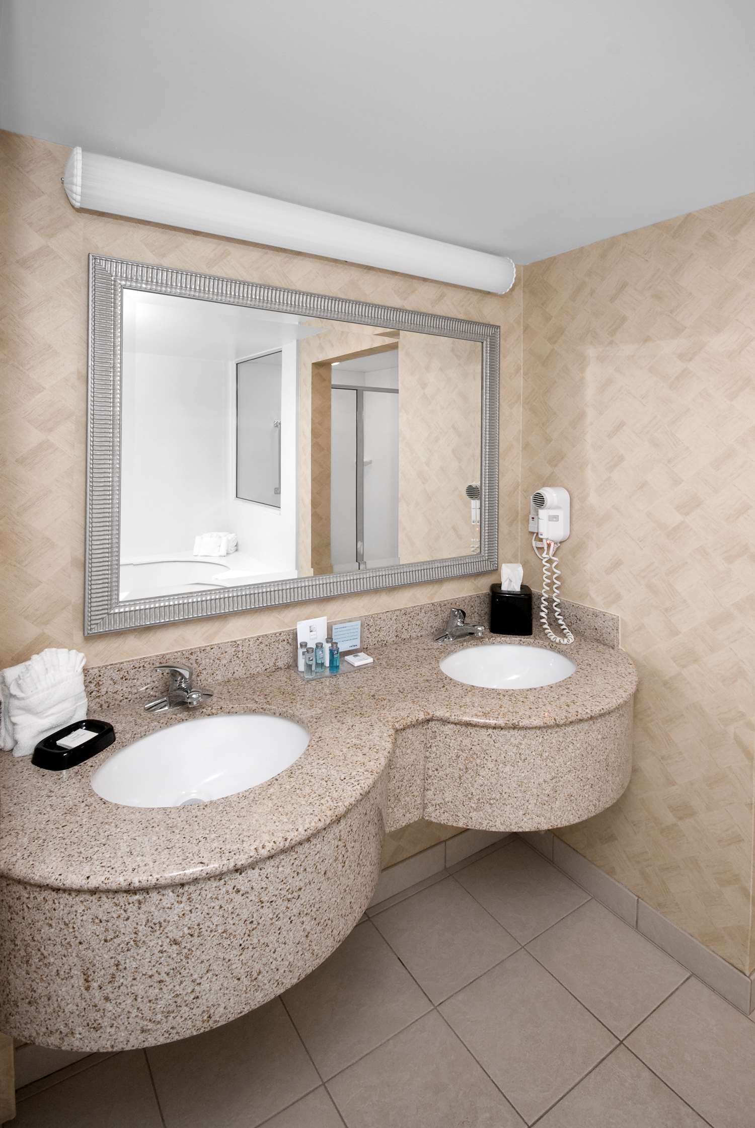 Hampton Inn & Suites Jacksonville Deerwood Park Photo